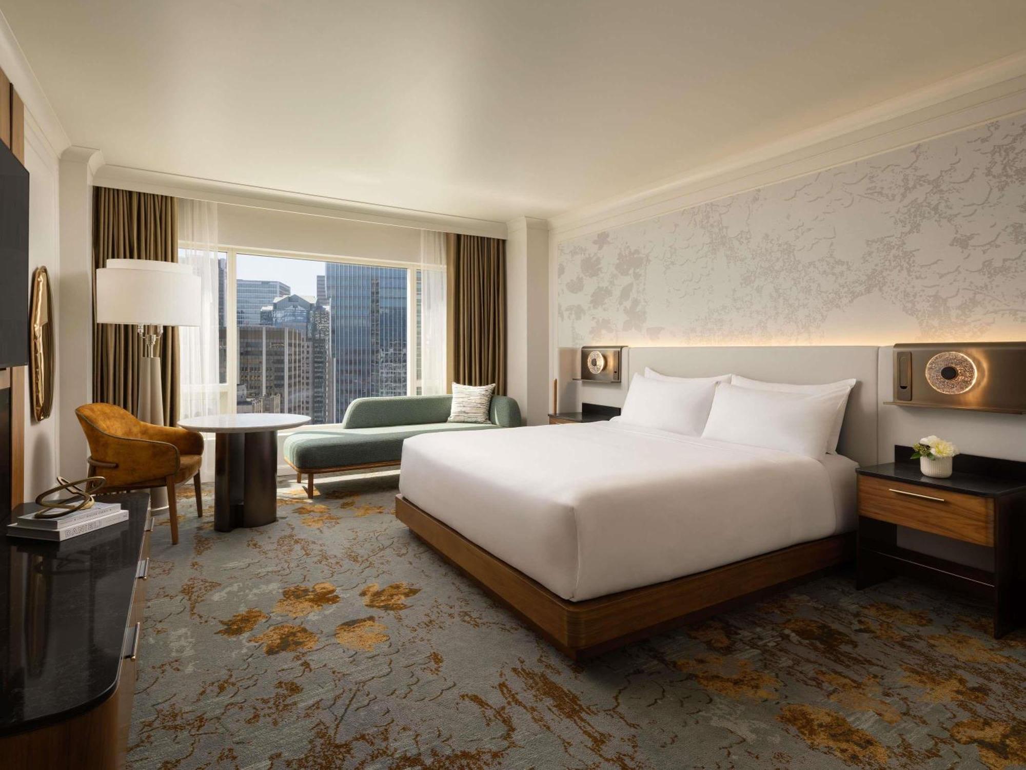 Deluxe City View Room Queen Bed