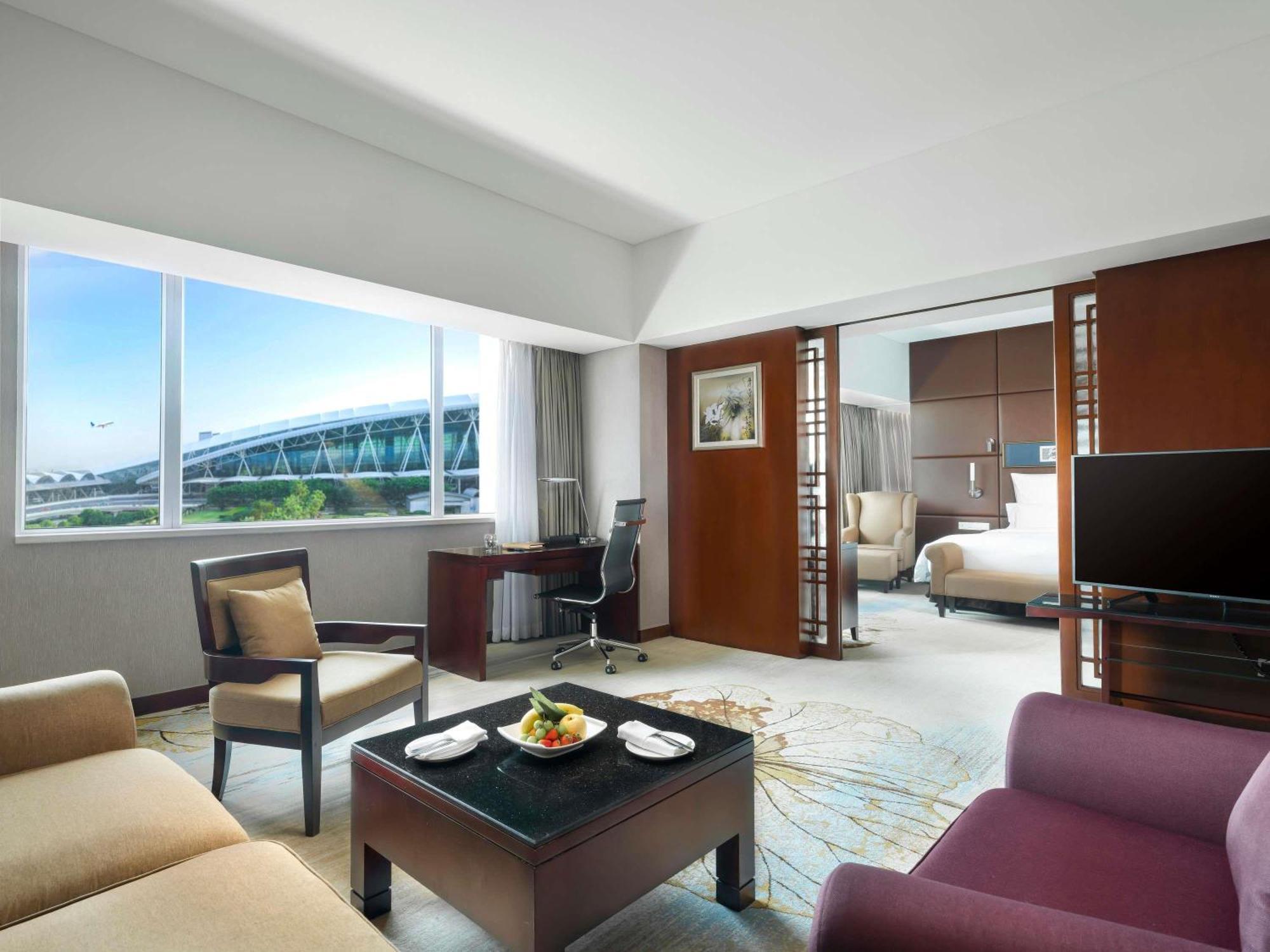 Deluxe King Suite View