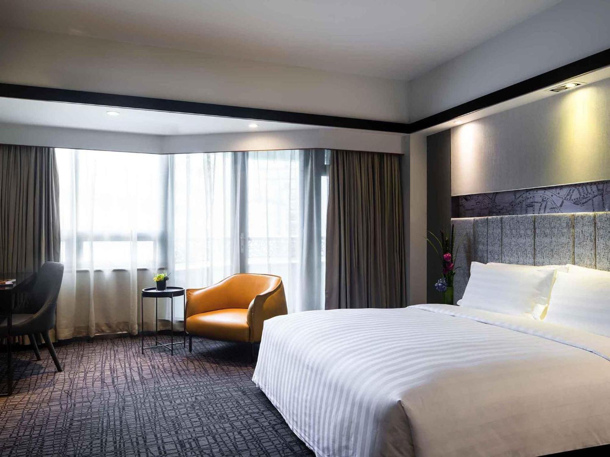 Deluxe King Room City View