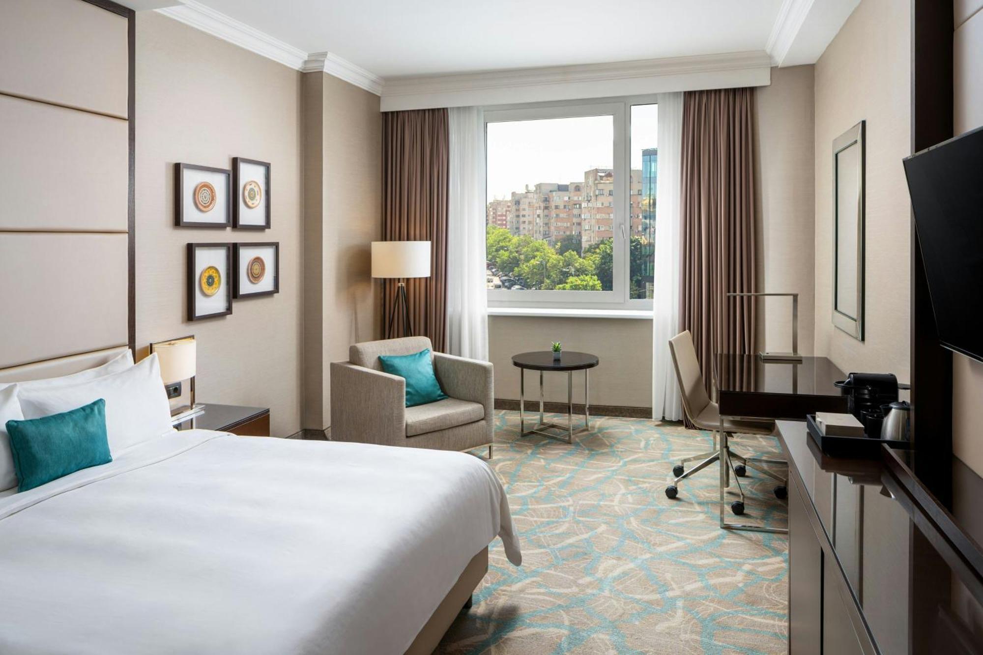 Deluxe Room One King Bed