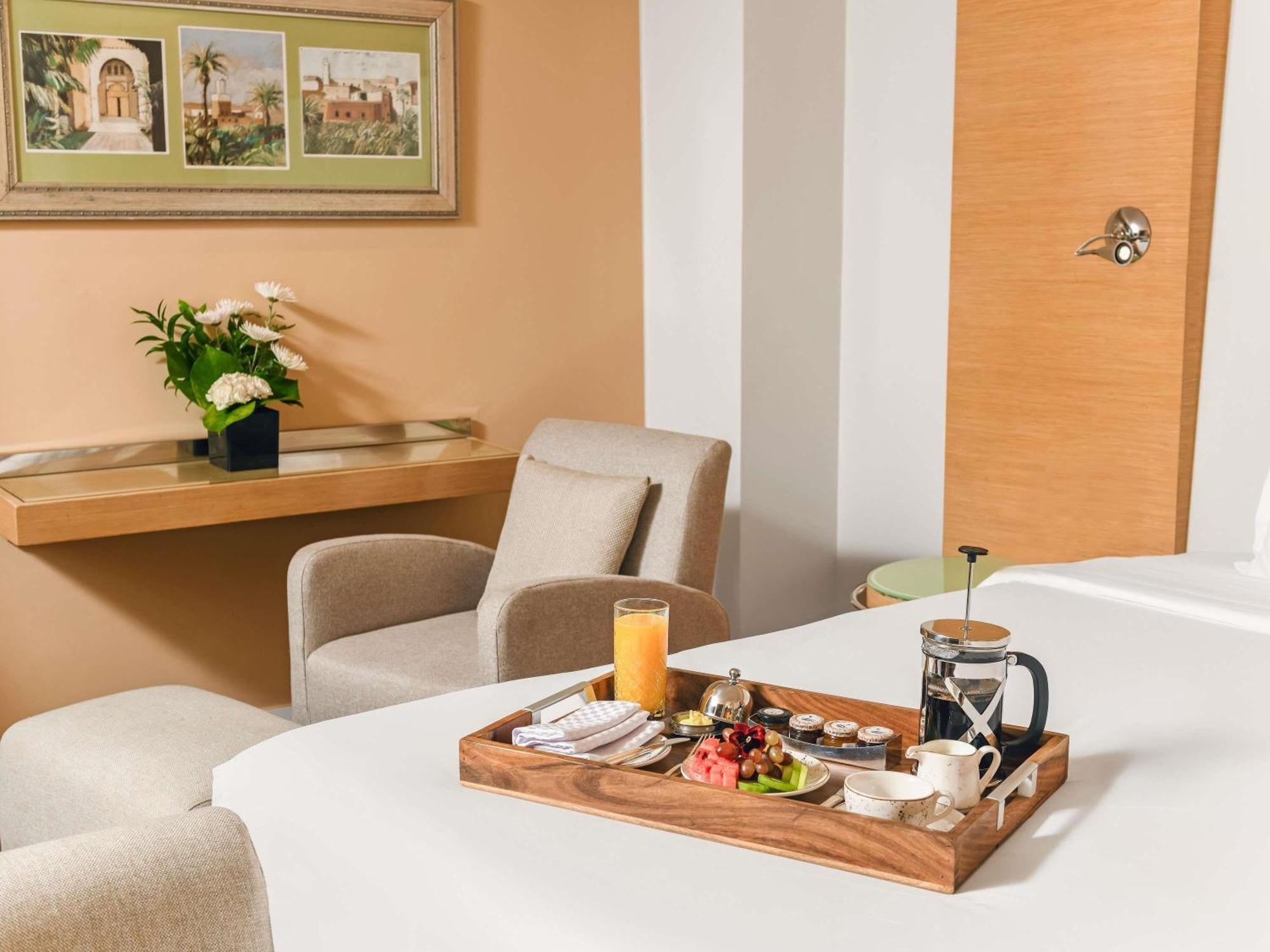Premium King Room on High Floor Partial Nile View