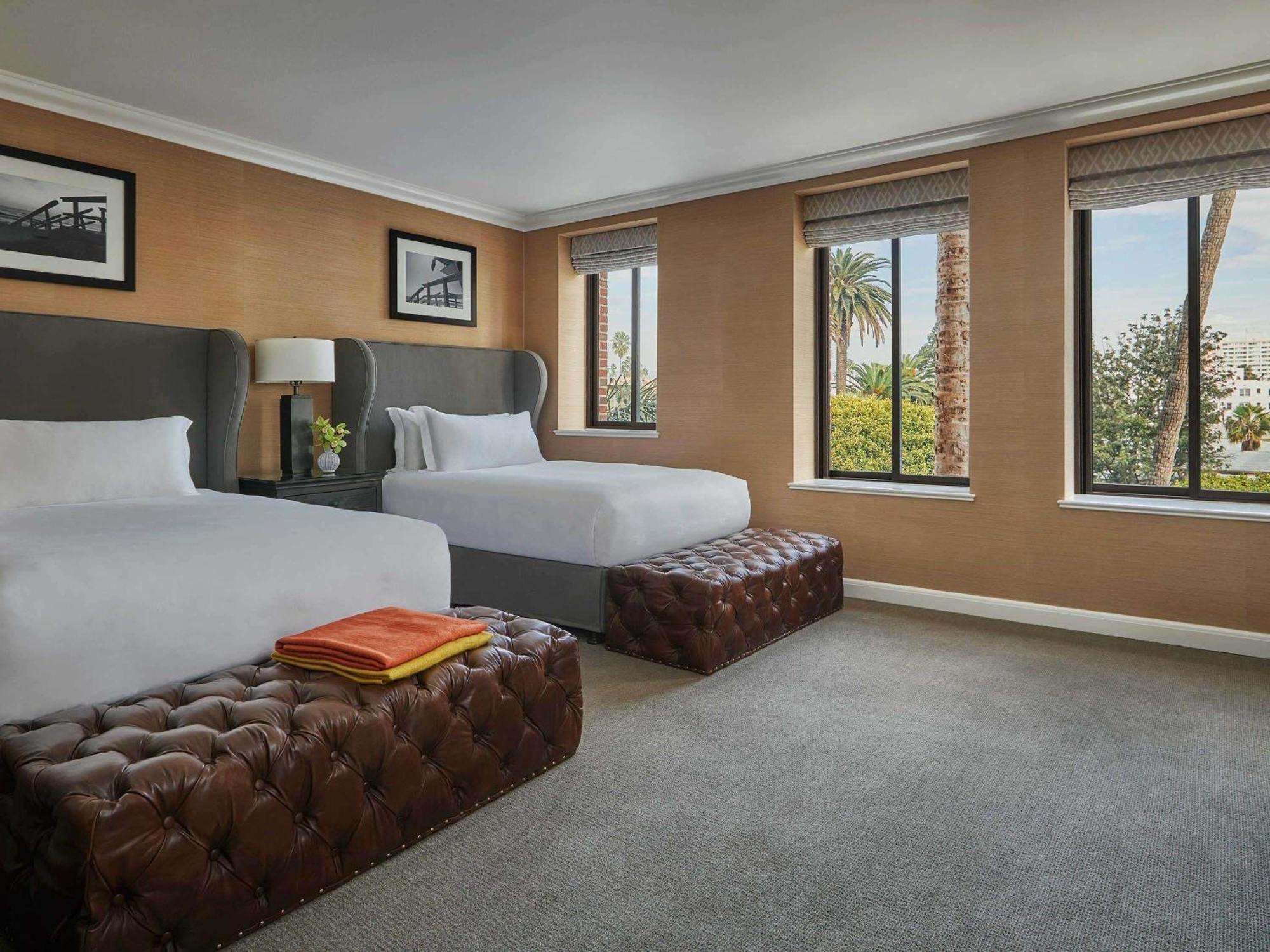 Fairmont Room Two Double Beds - Mobility Hearing Accessible/Roll-In Shower