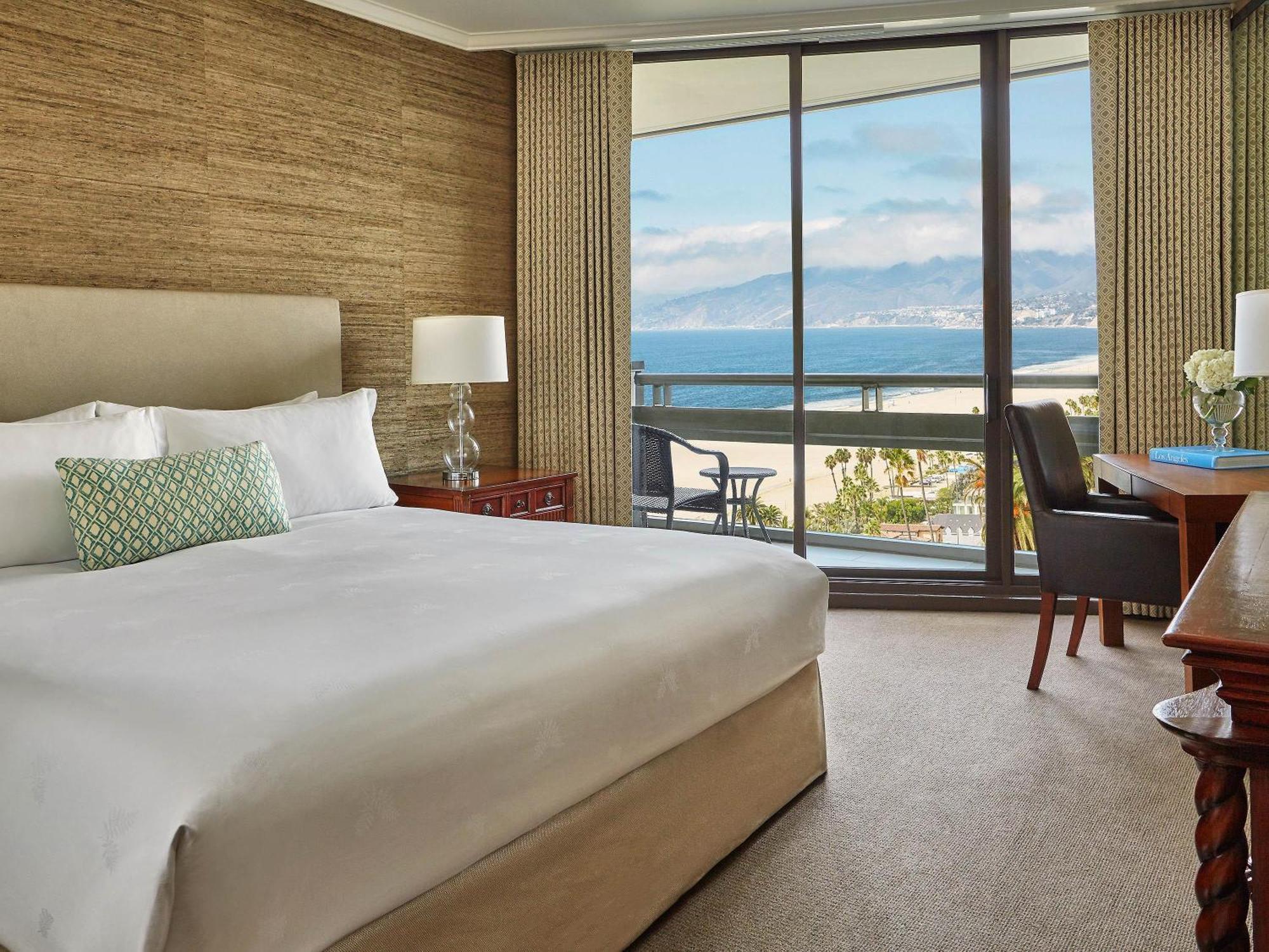 Deluxe King Room Ocean View