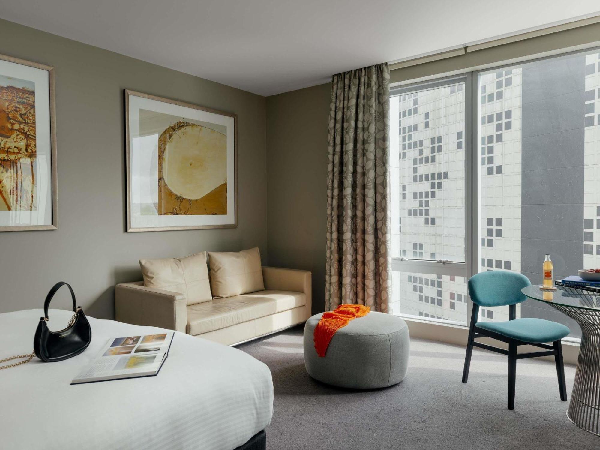 Deluxe Studio Suite