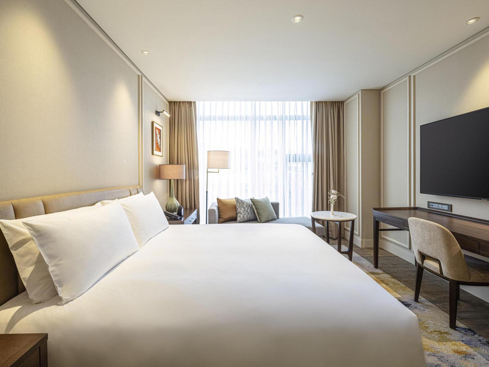 Superior King Room