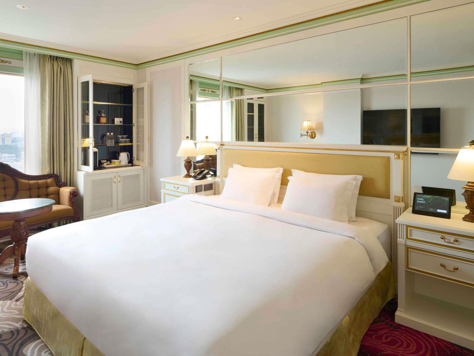 Deluxe 1 king size bed