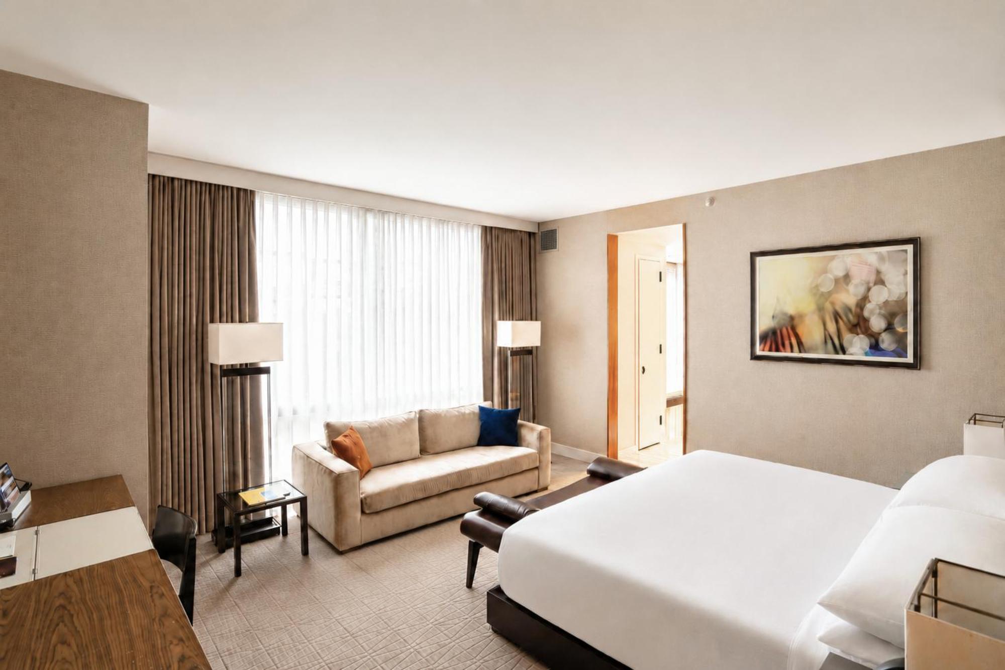 Zimmer Hudson Square mit Kingsize-Bett