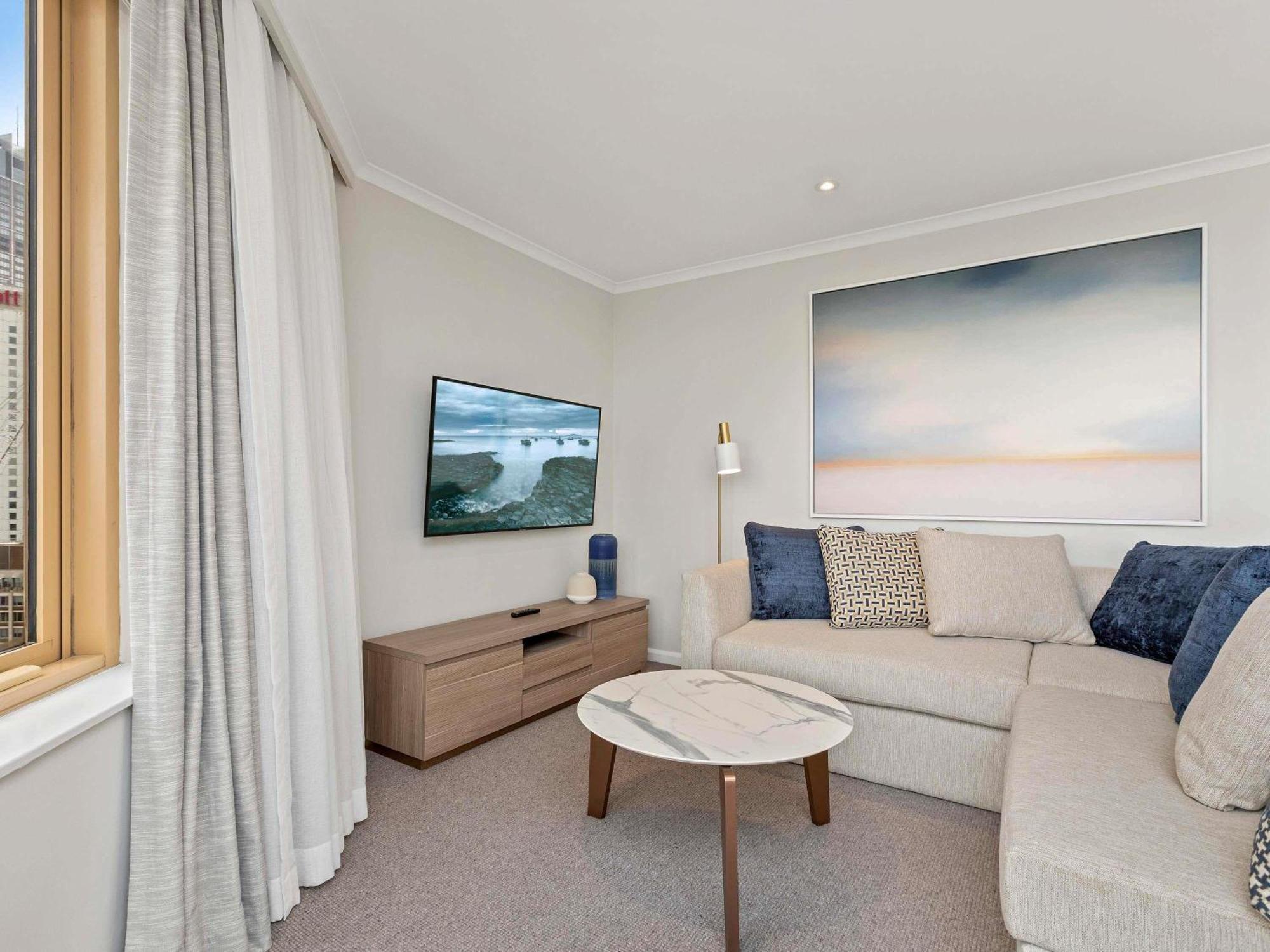 Deluxe Two-Bedroom Apartment Harbour View