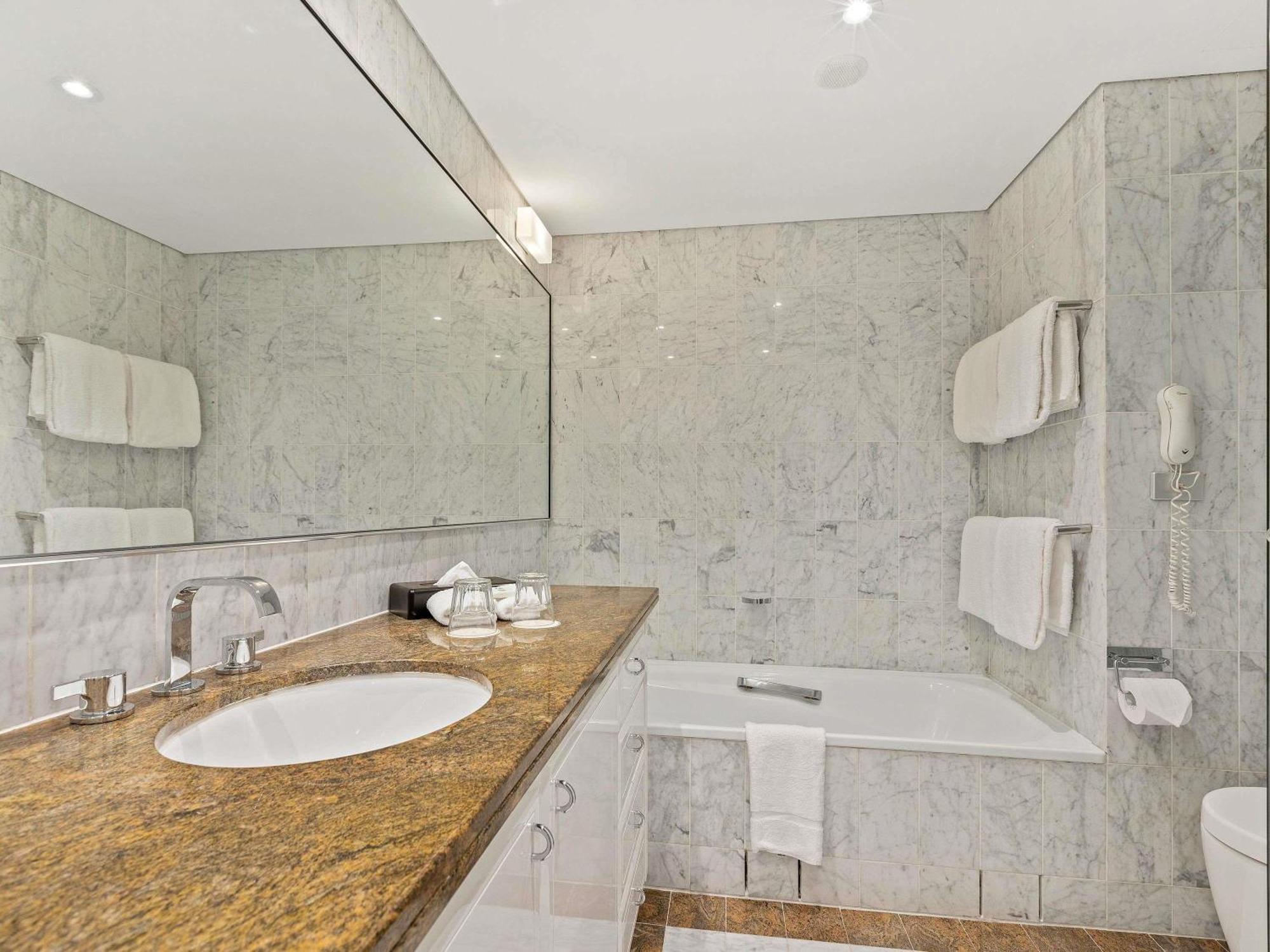 One-Bedroom Apartment City View