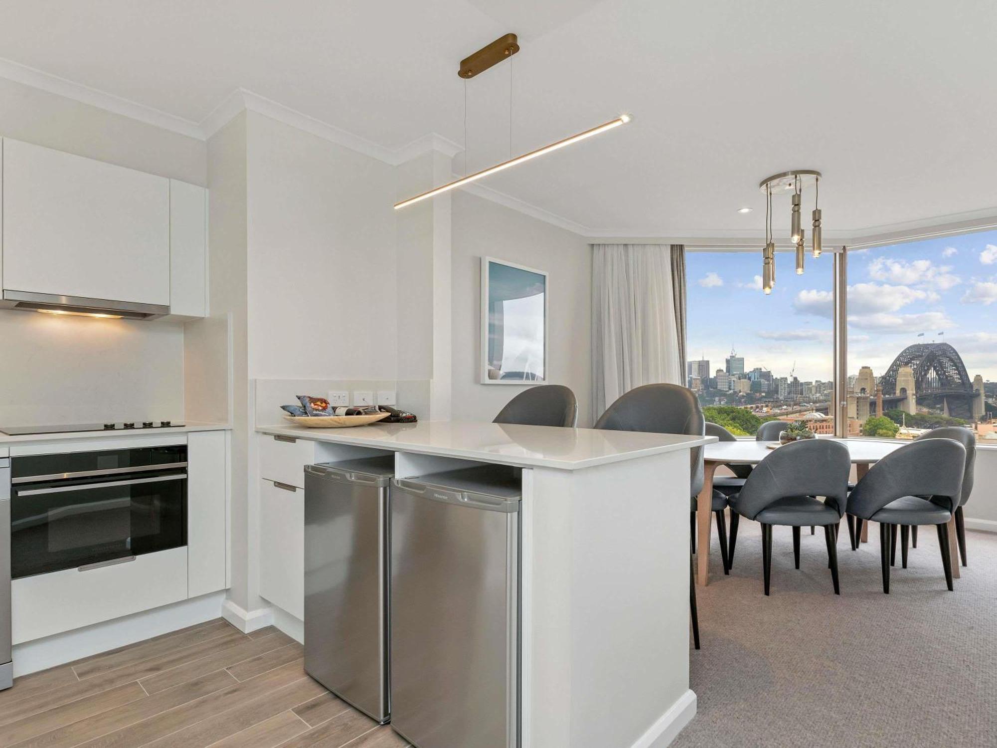 Deluxe Two-Bedroom Apartment Harbour View