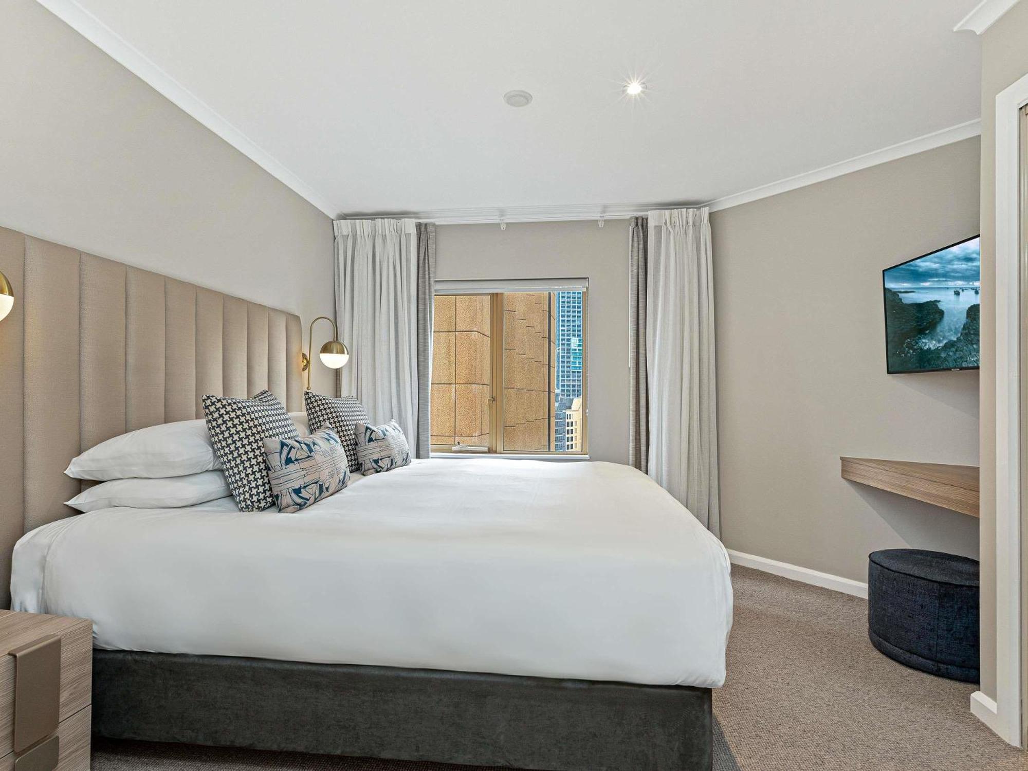 Premium King Apartment City View