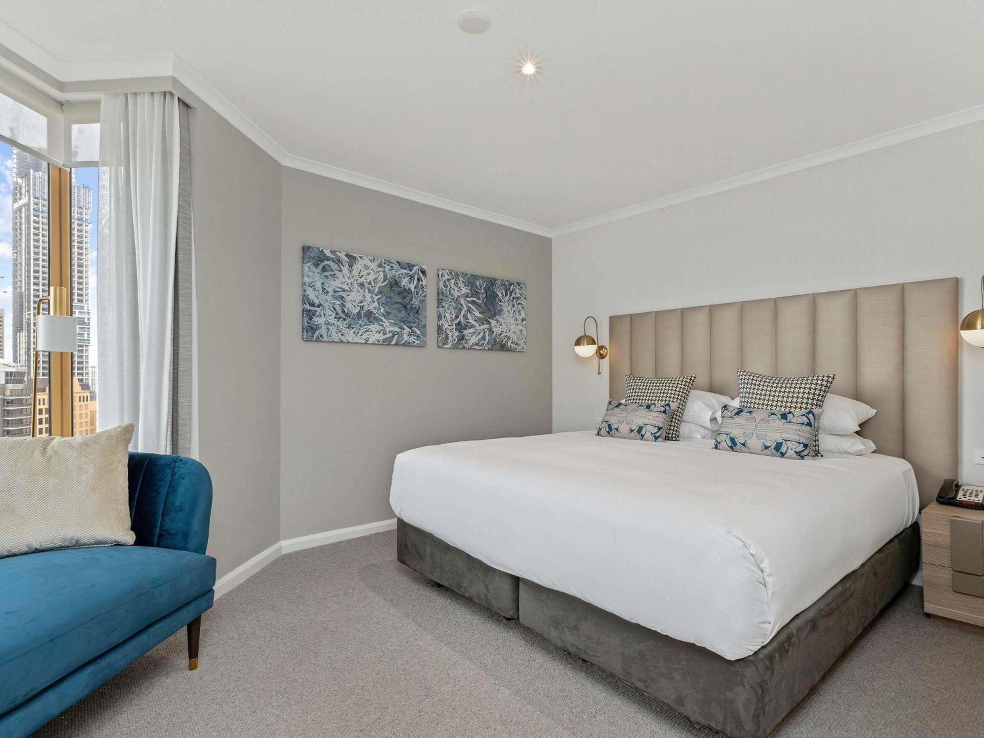 Deluxe Two-Bedroom Apartment Harbour View