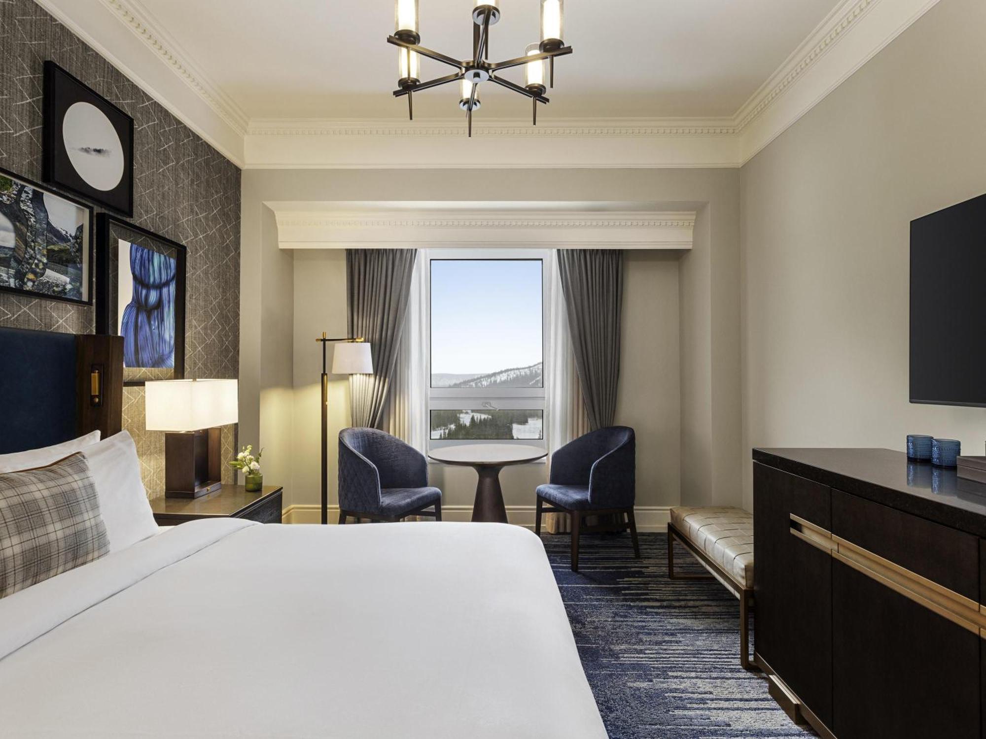 Fairmont View 1 Queen bed