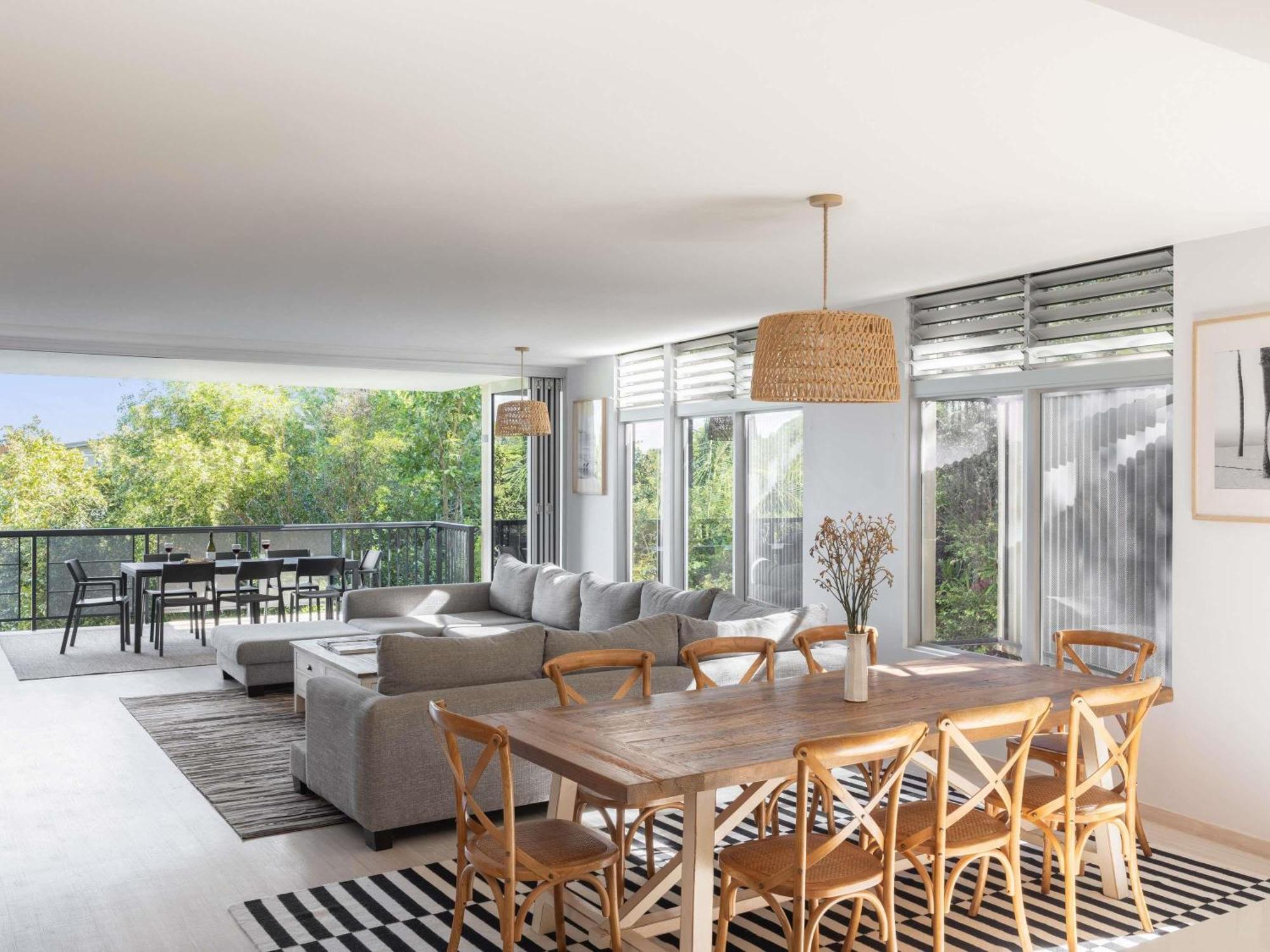 Three-Bedroom Deluxe Apartment