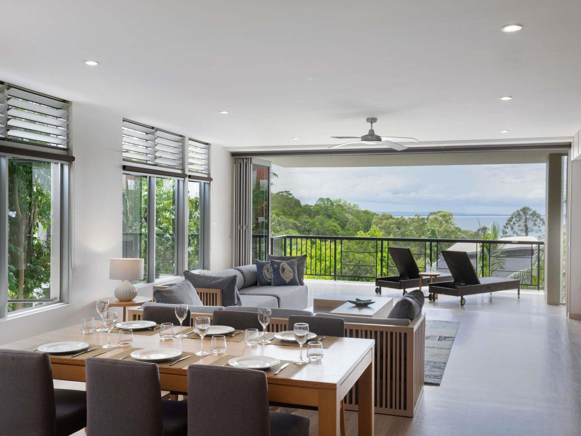 Three-Bedroom Deluxe Apartment