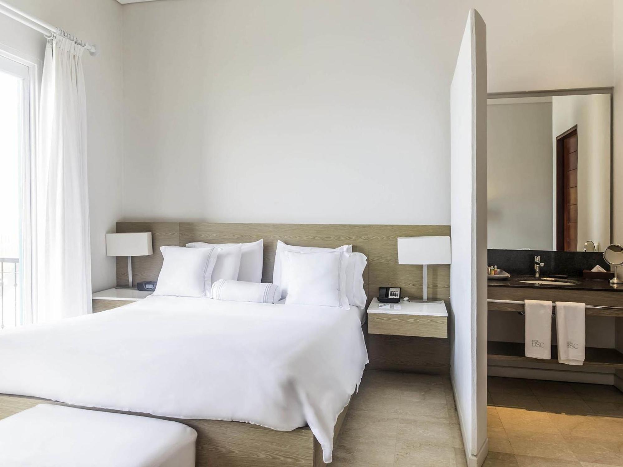 Deluxe King Room Sea View