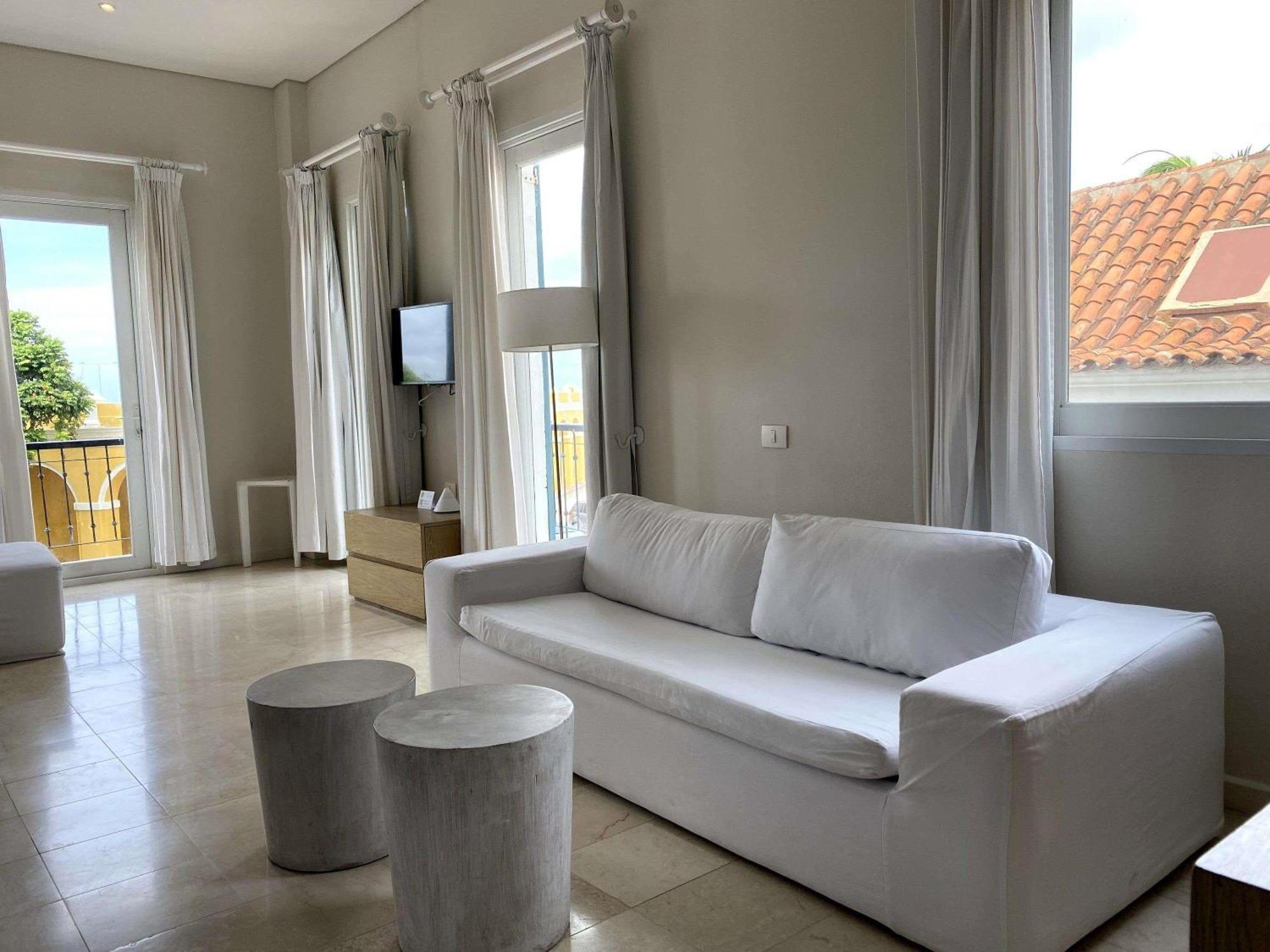 Deluxe King Room Sea View