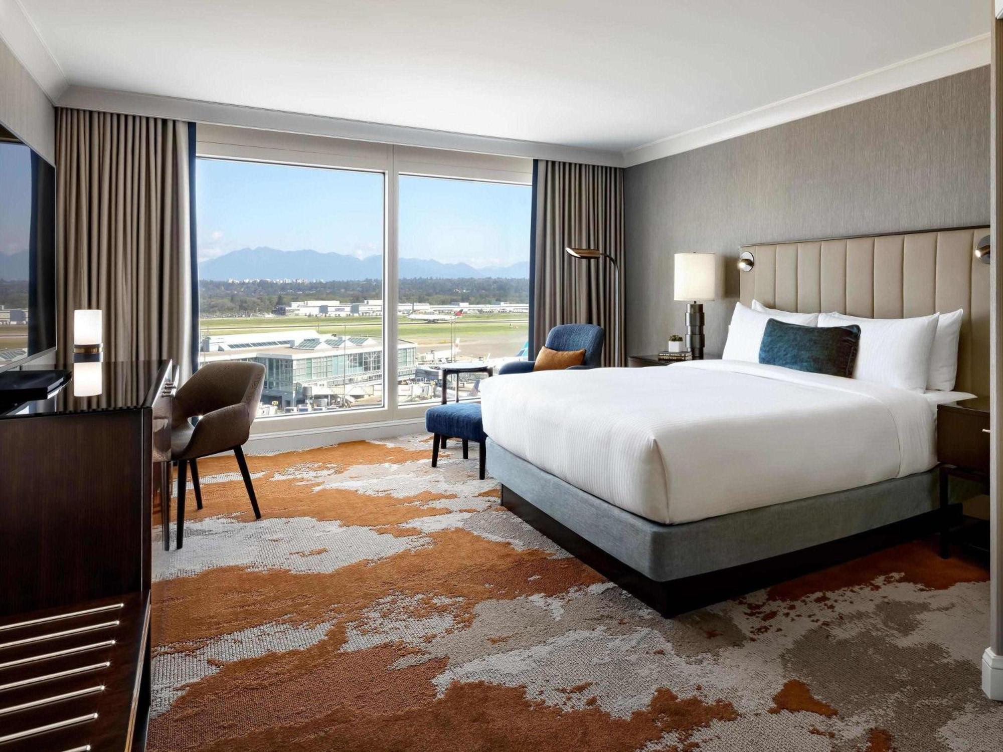 Fairmont Room King Bed