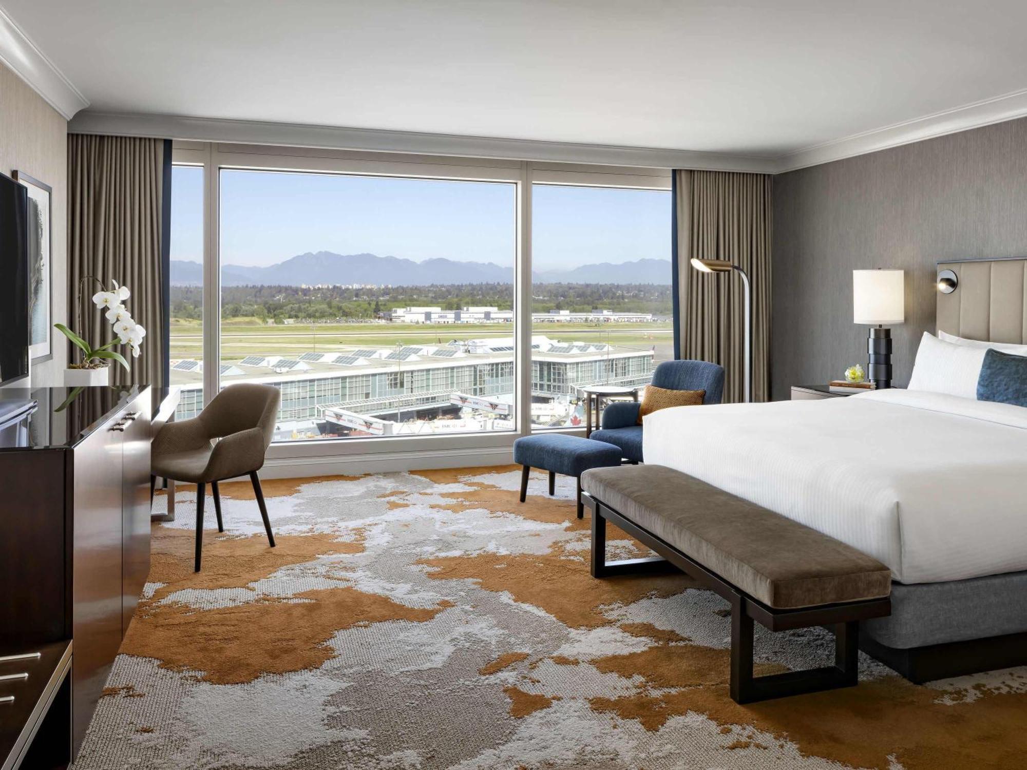 Signature Runway King Room View