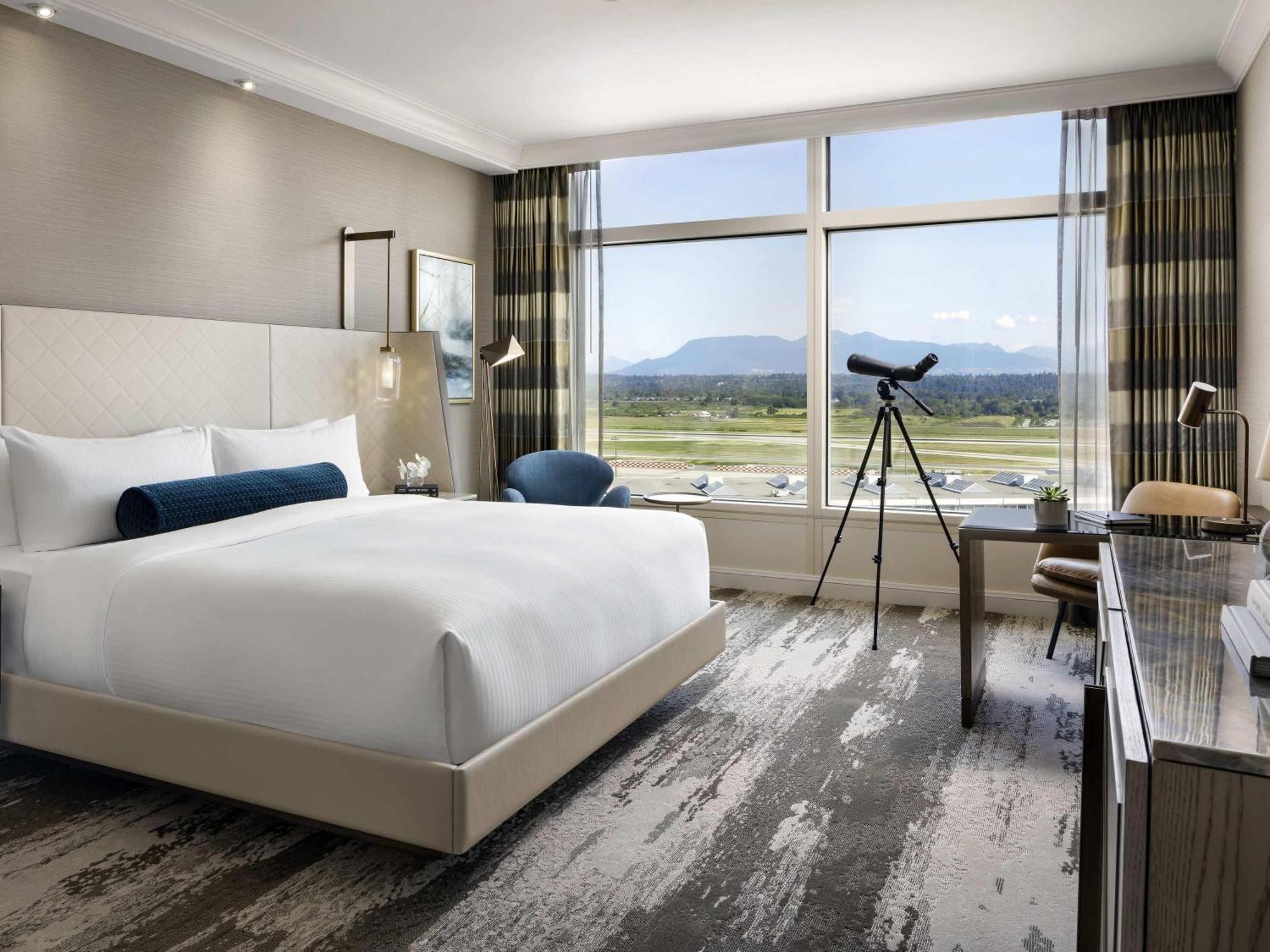 Fairmont Gold King Room