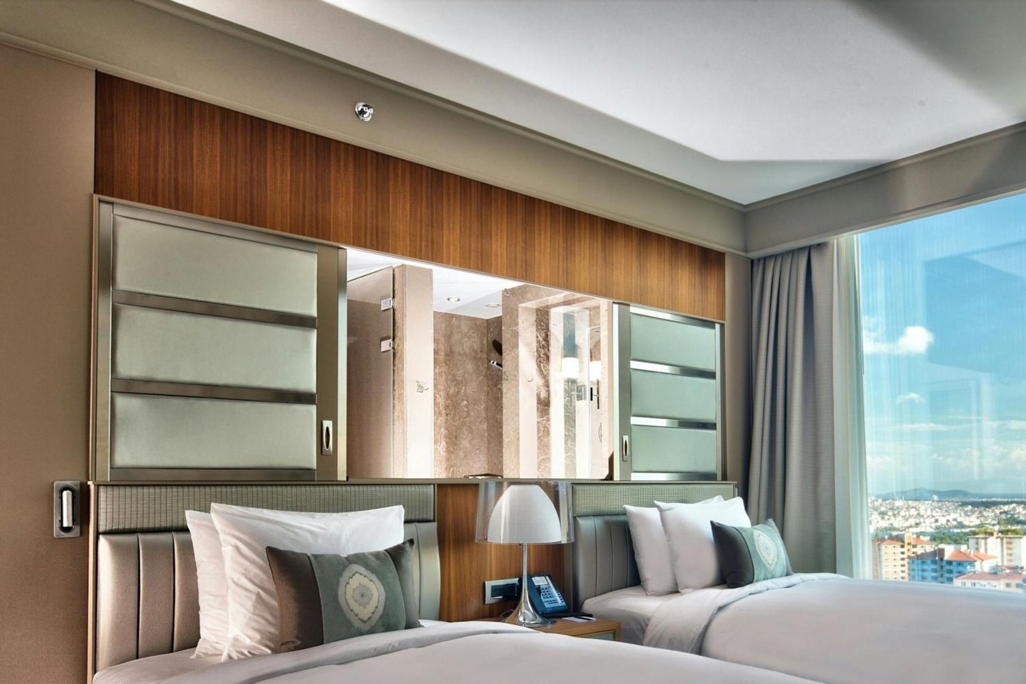 Deluxe Twin Room City View