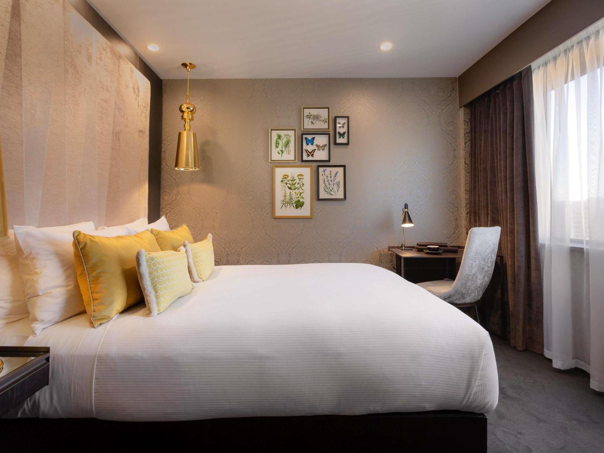 Classic Queen Room