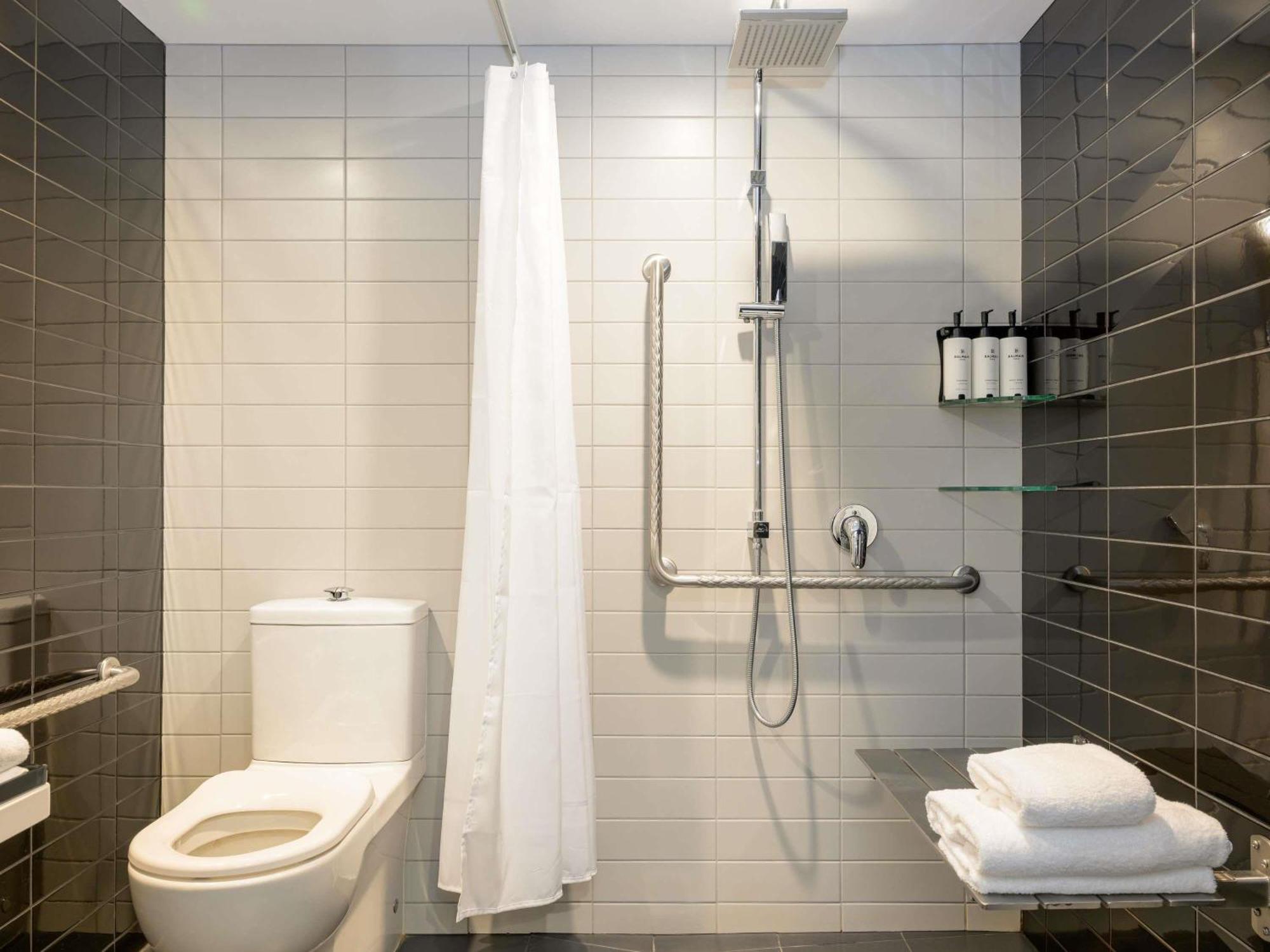 Accessible Classic Queen Room