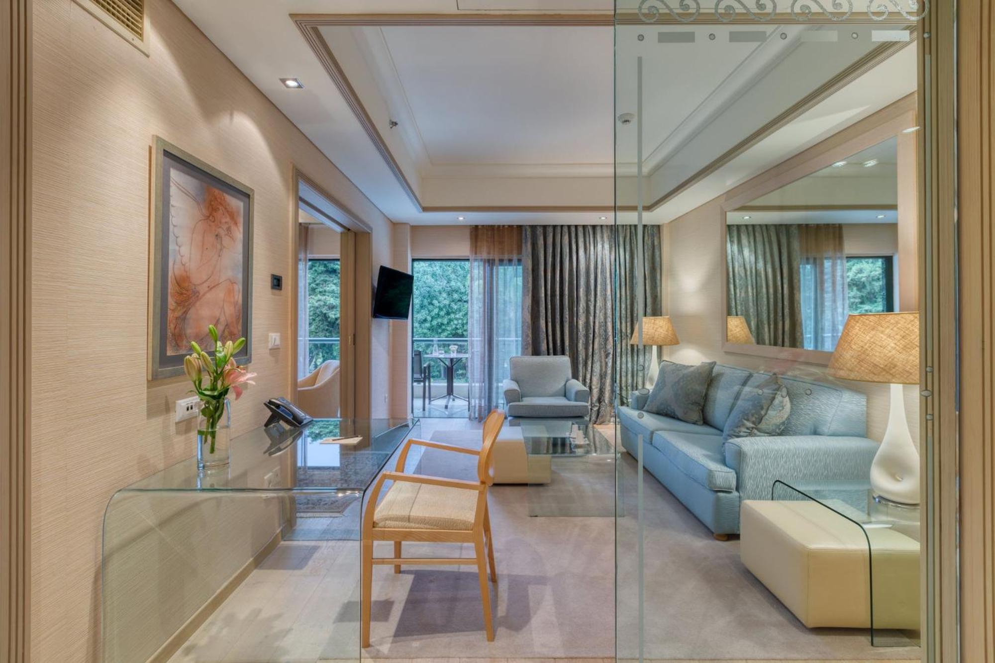 Executive Park Suite