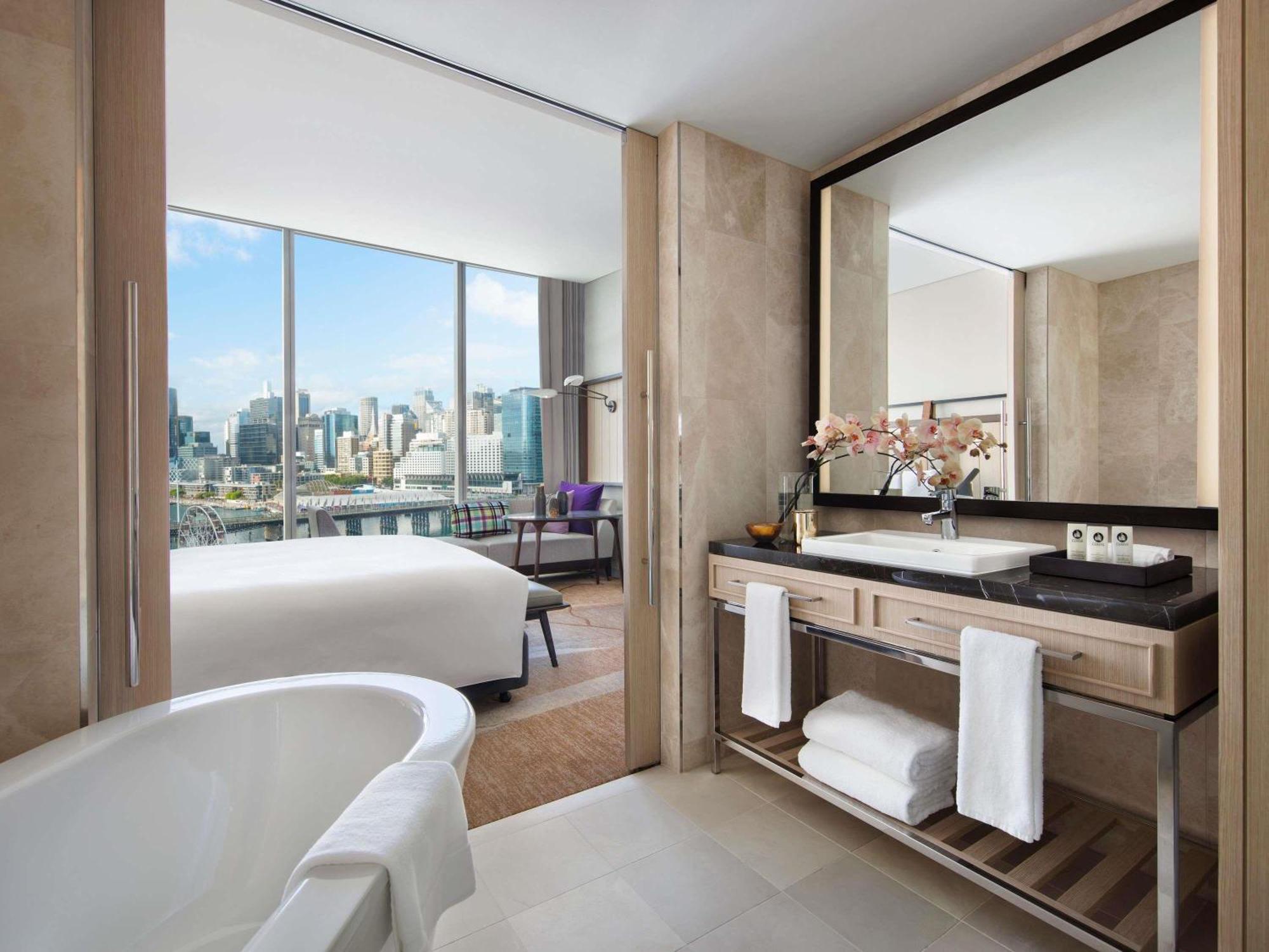 Deluxe Darling Harbour Premium Room