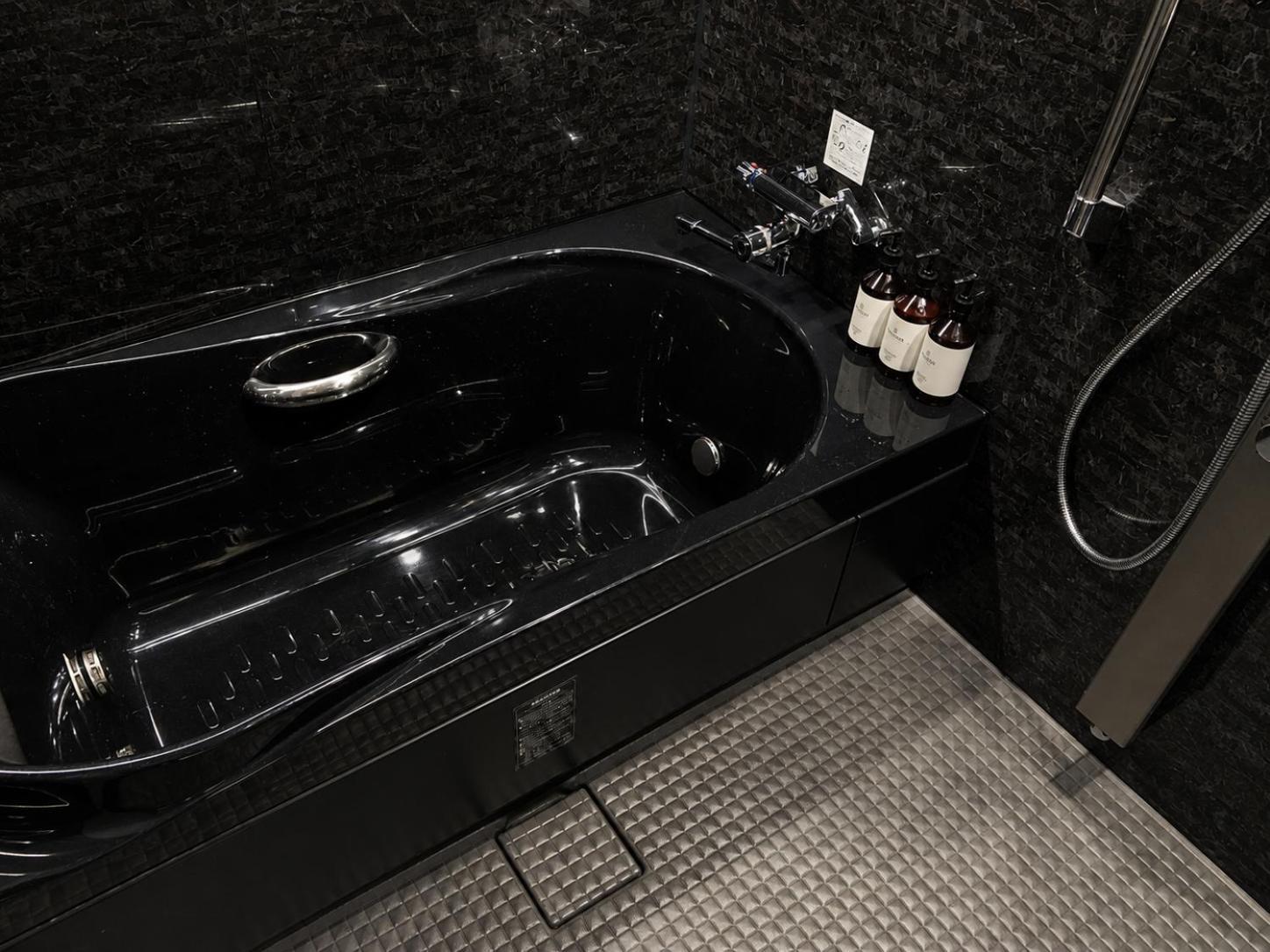 Deluxe Suite Spa Bath