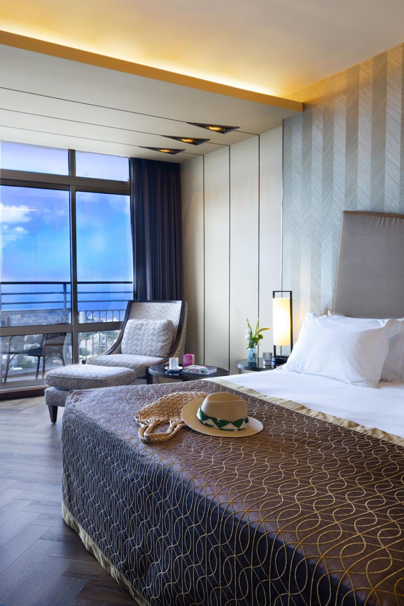 Executive Carmel & Sea View