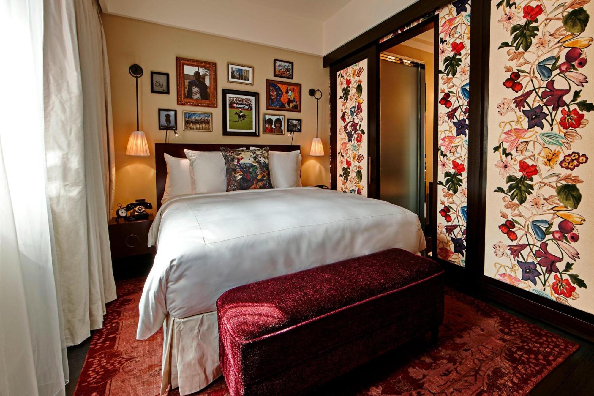 Classic Room Guest Room 1 King Club Lounge Access Complimentary Cocktails & Snacks
