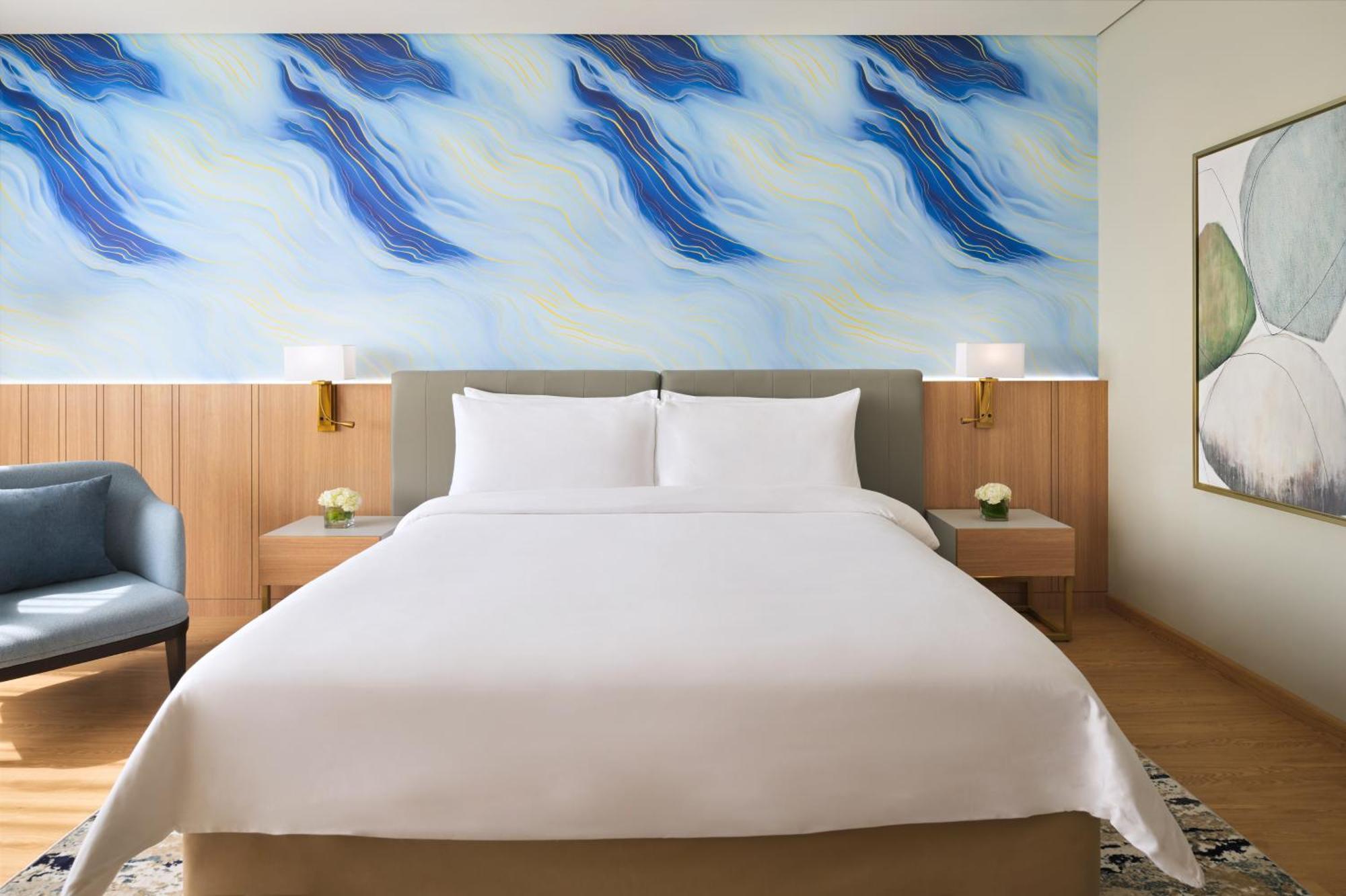Deluxe King Room - Free Daily Shuttle to DCC Mall and Al Mamzar Beach