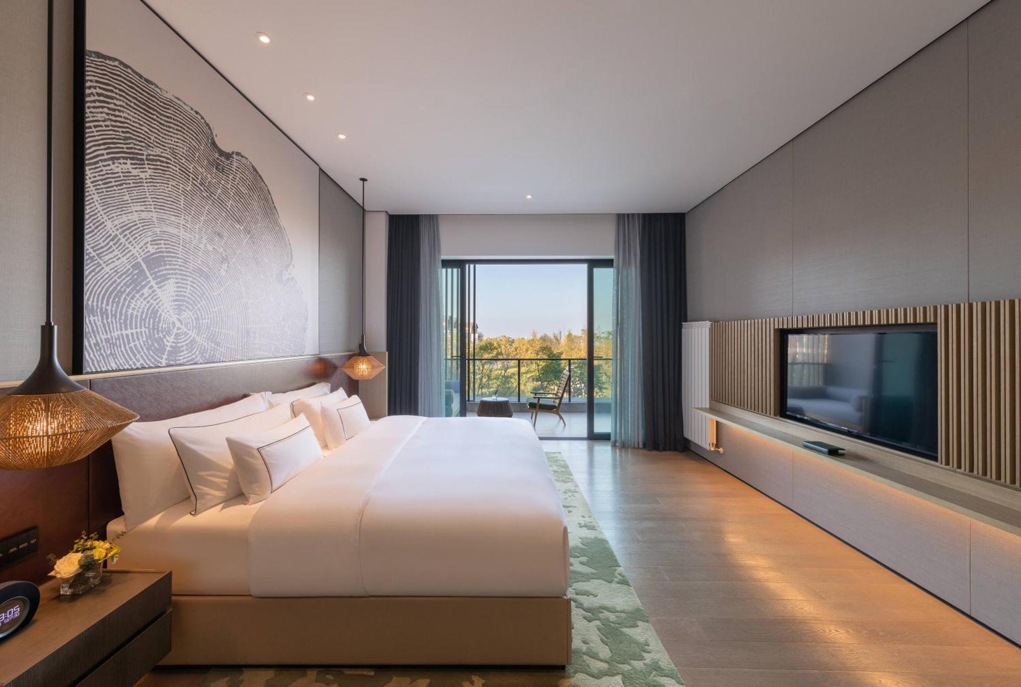 Melia Guestroom Lake View