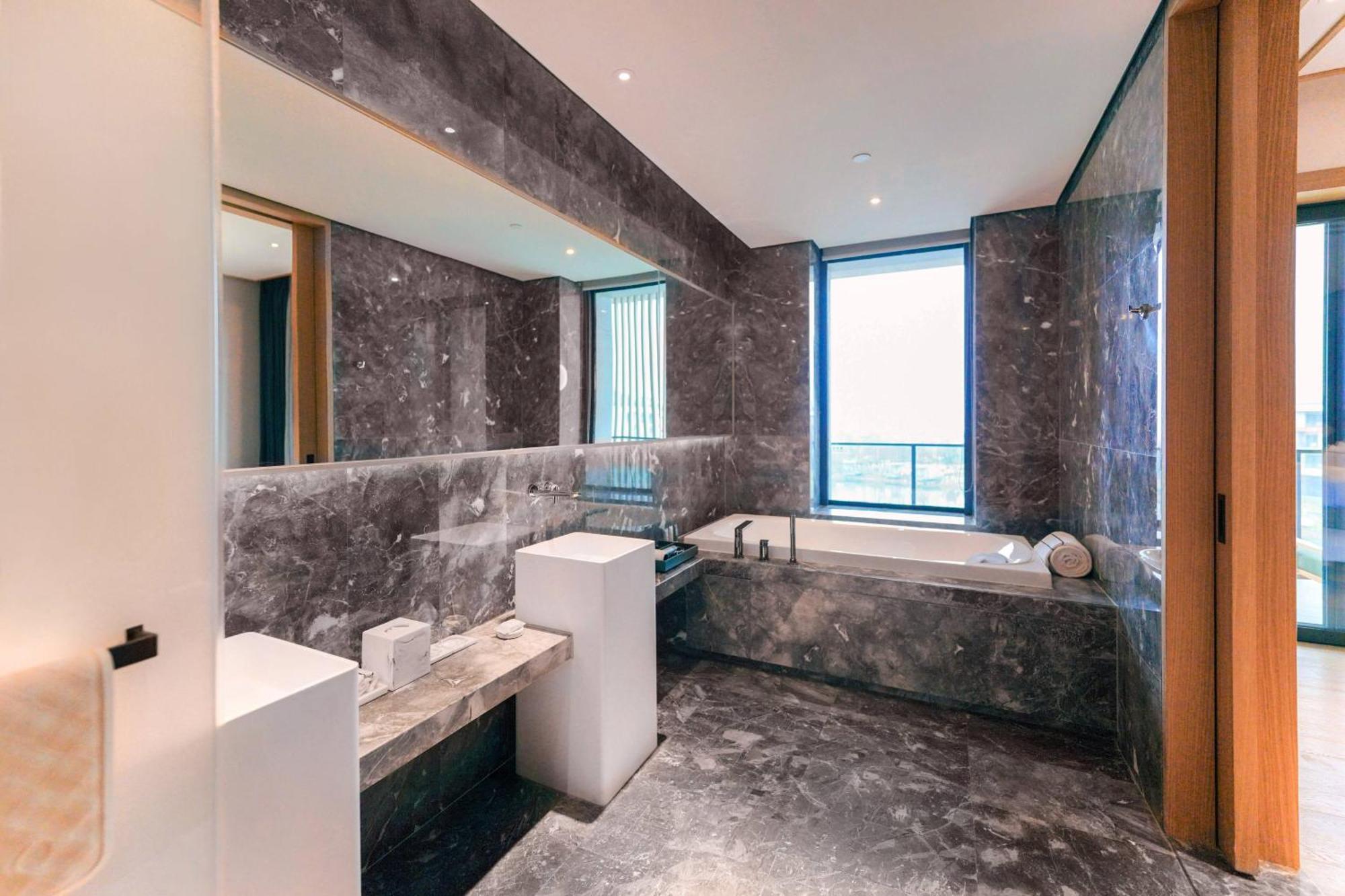 The Level Grand Suite Lake View