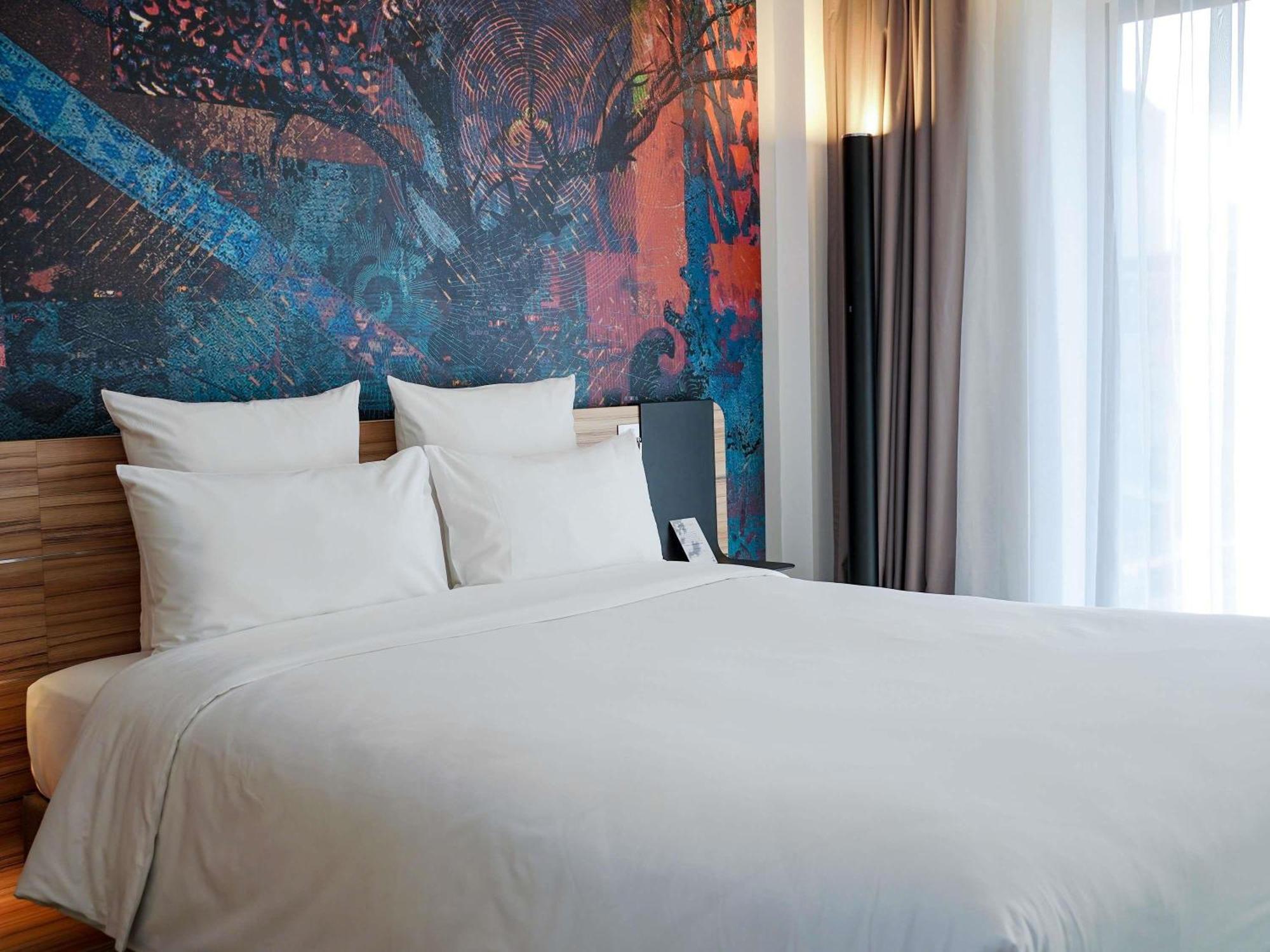 Apartment Queen Bed