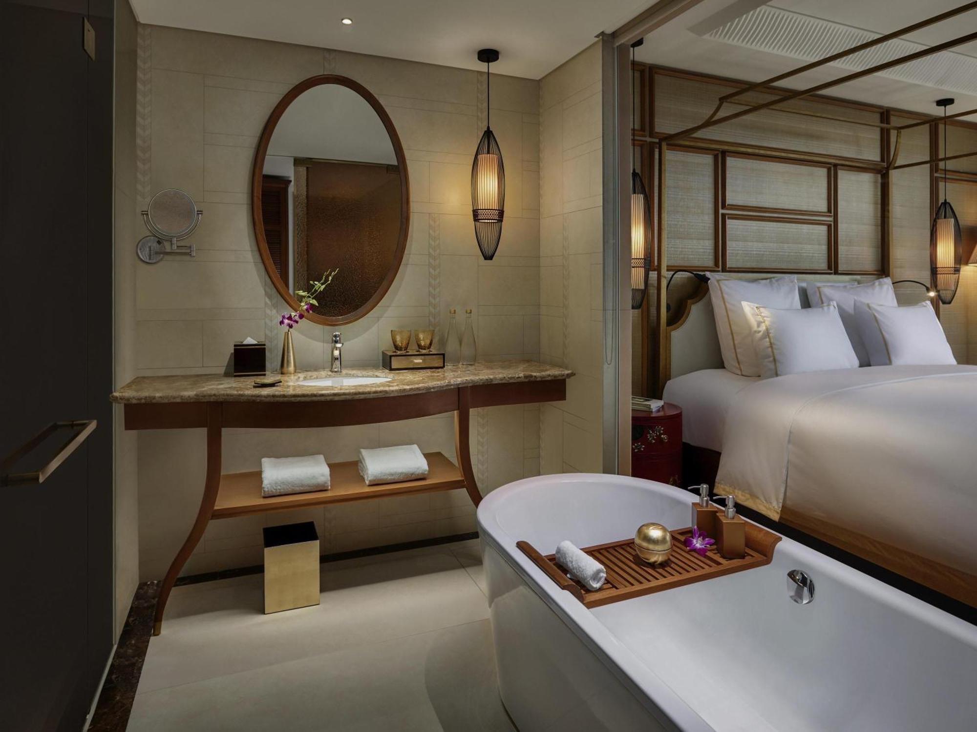 Grand Deluxe King Room High Floor