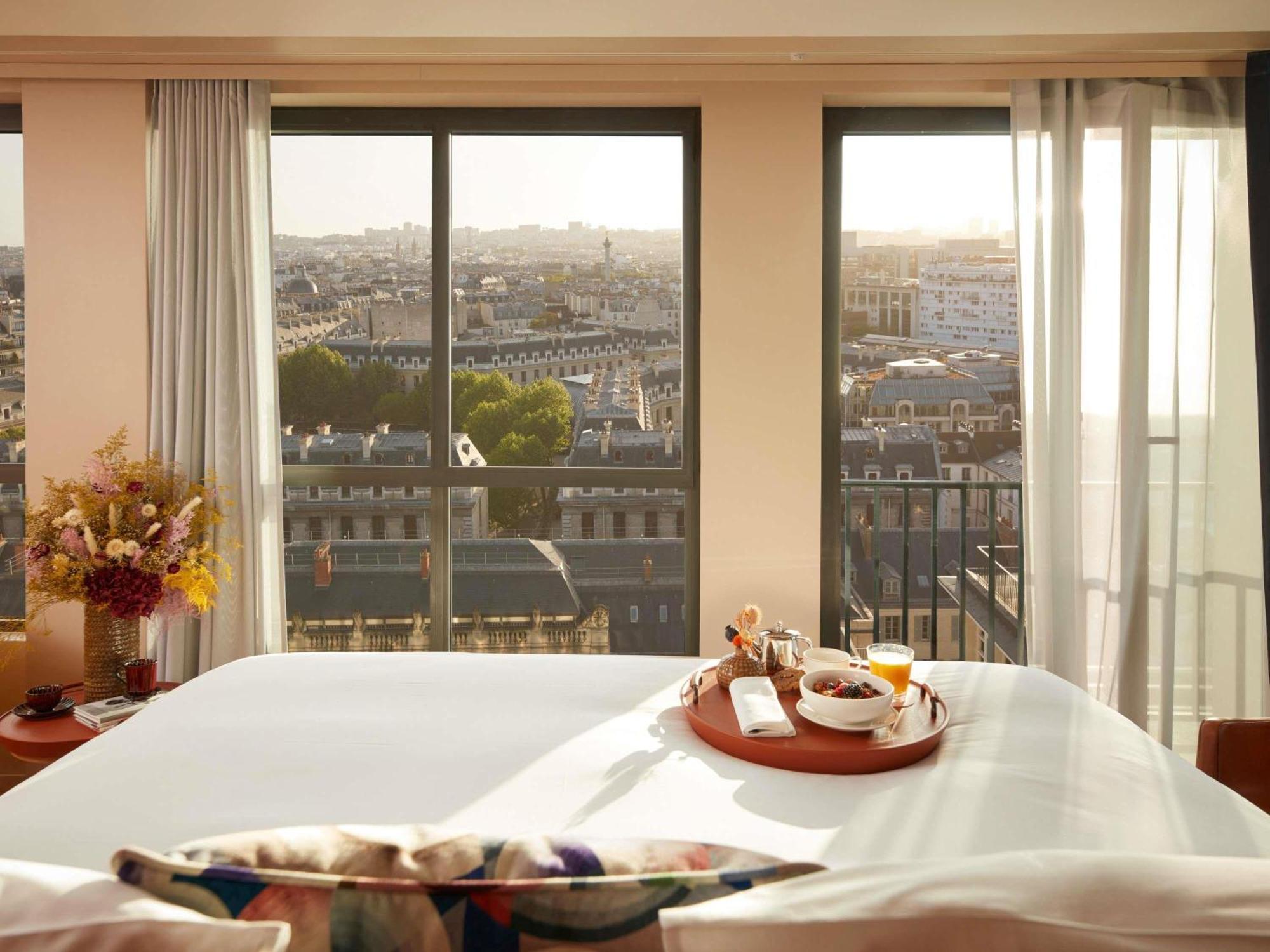 Studio Balcony Junior Suite Paris view