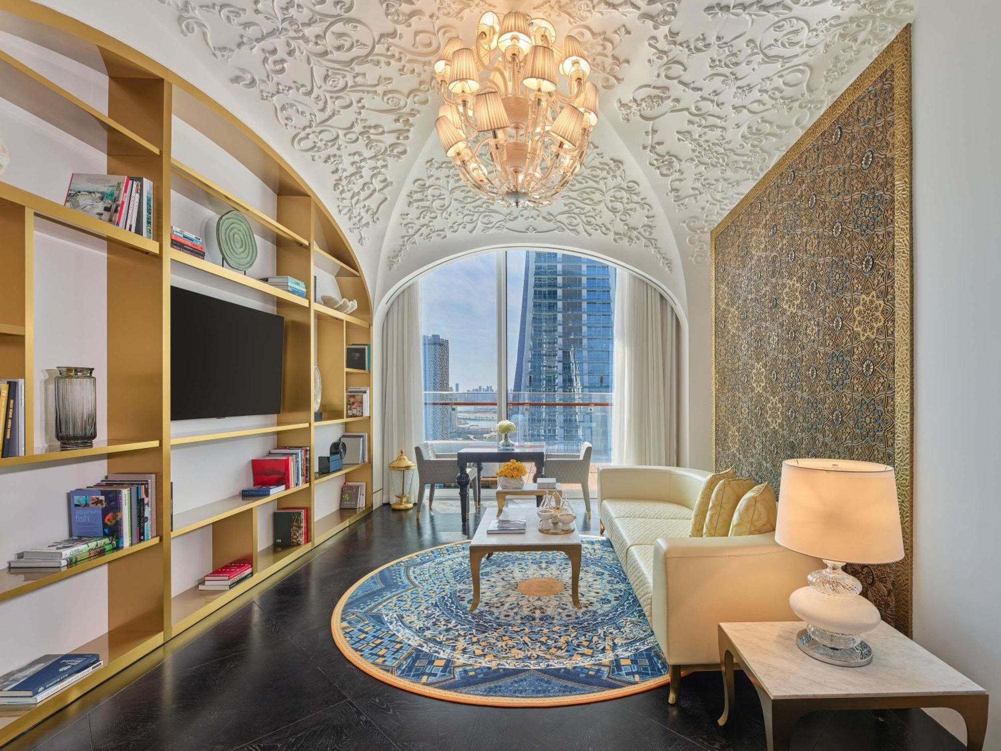 Crescent Suite