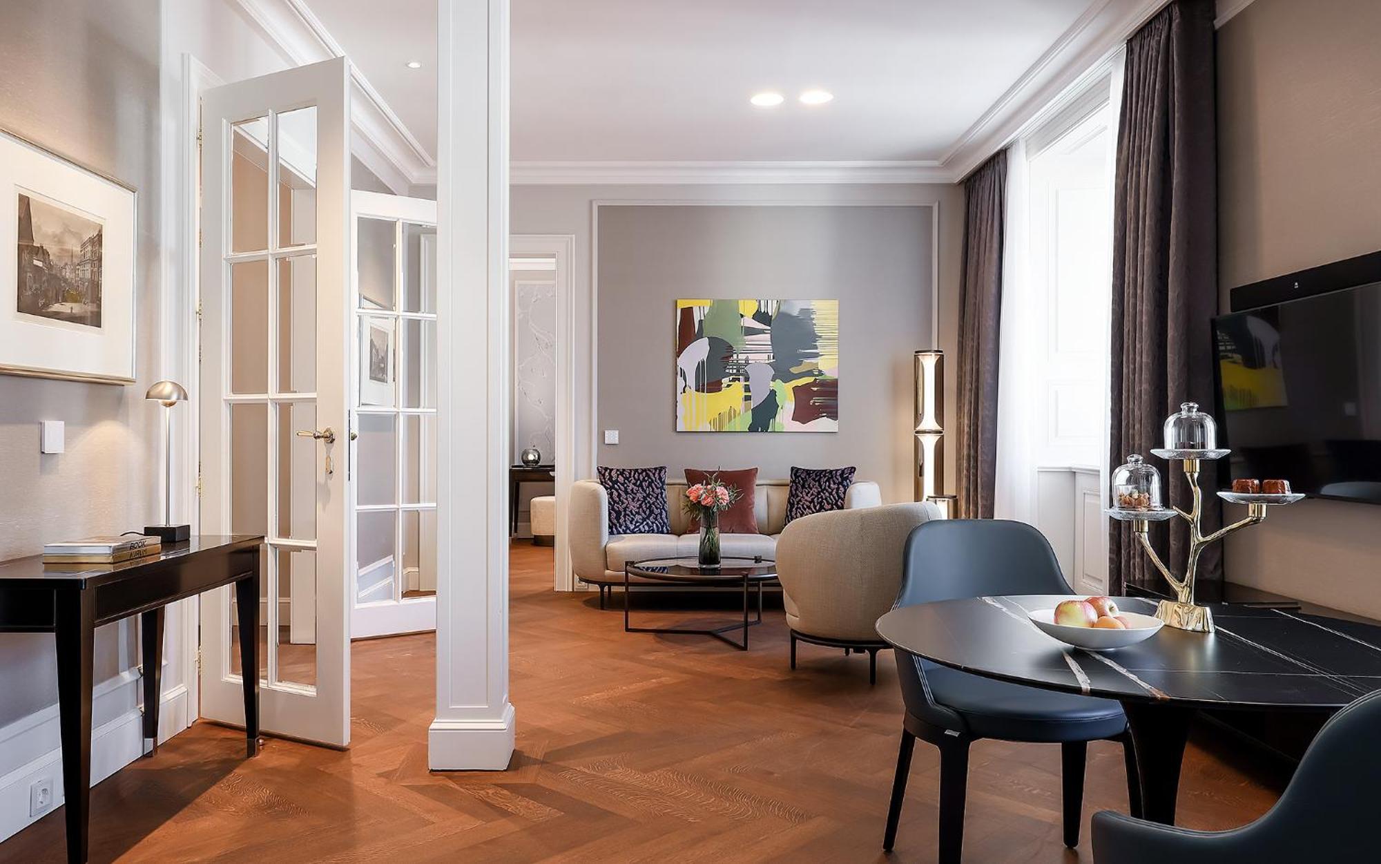 Deluxe Suite City View
