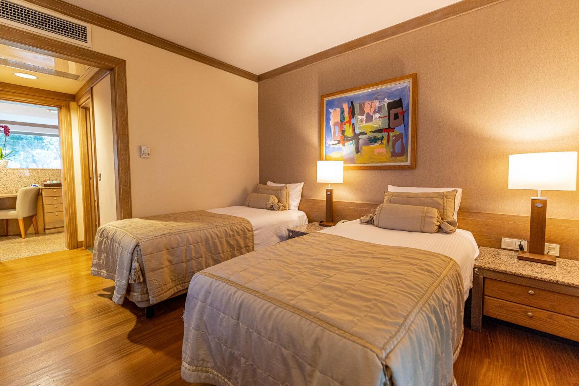 Select Villa