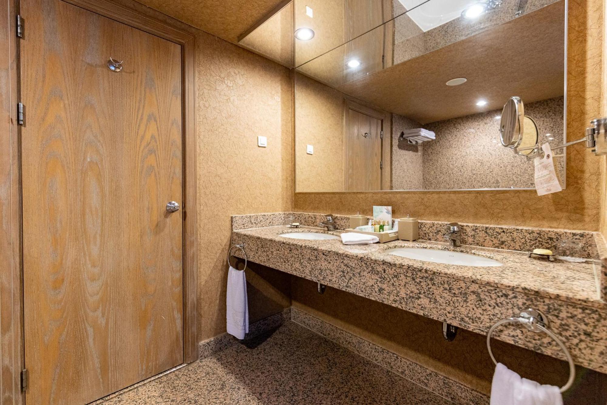 Select Villa