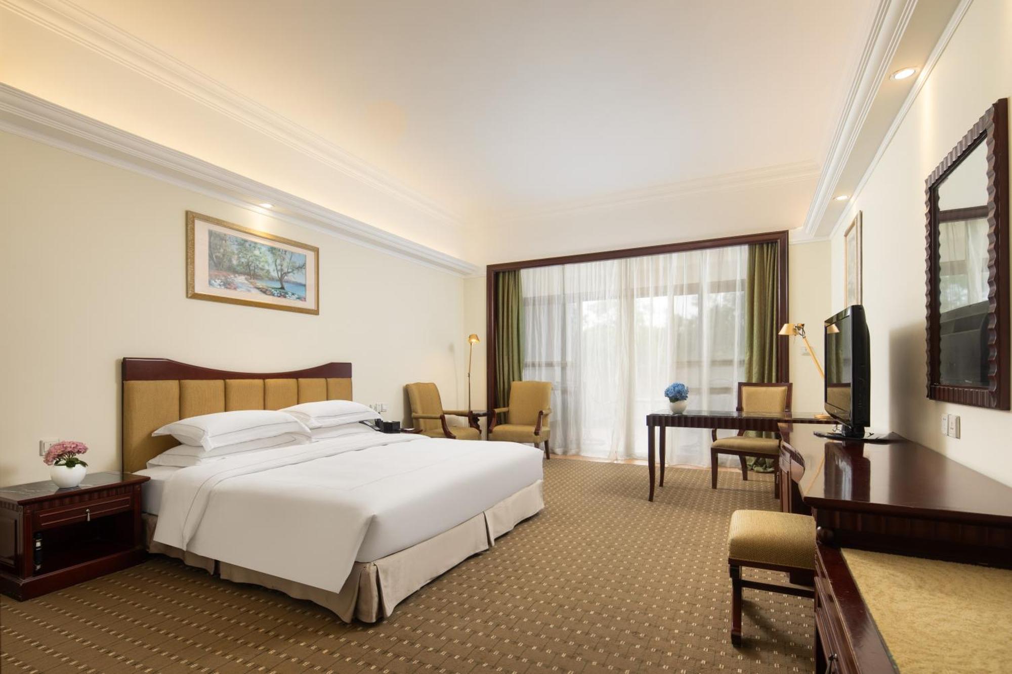 Superior Queen Room
