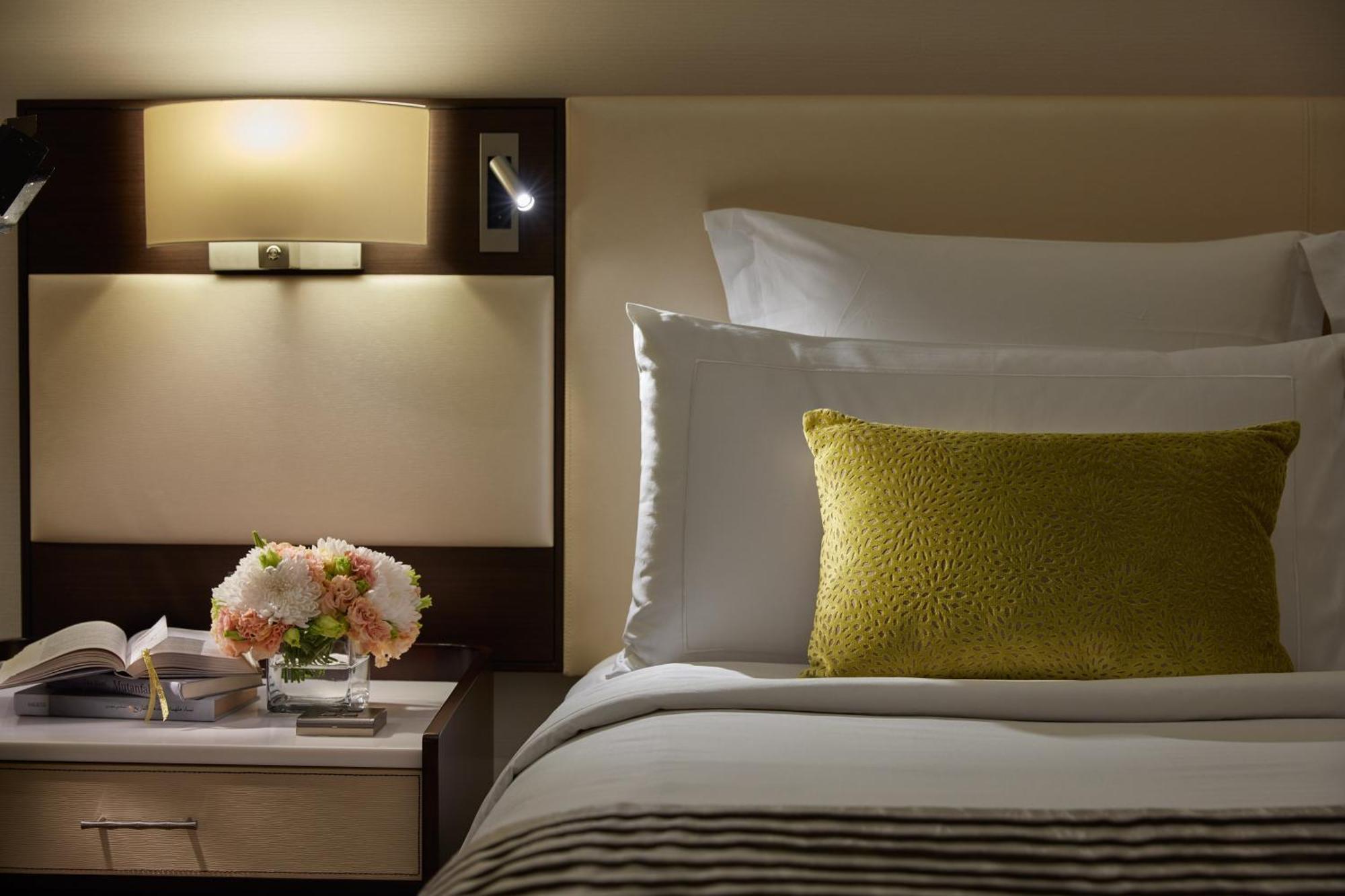 Deluxe King Room City View