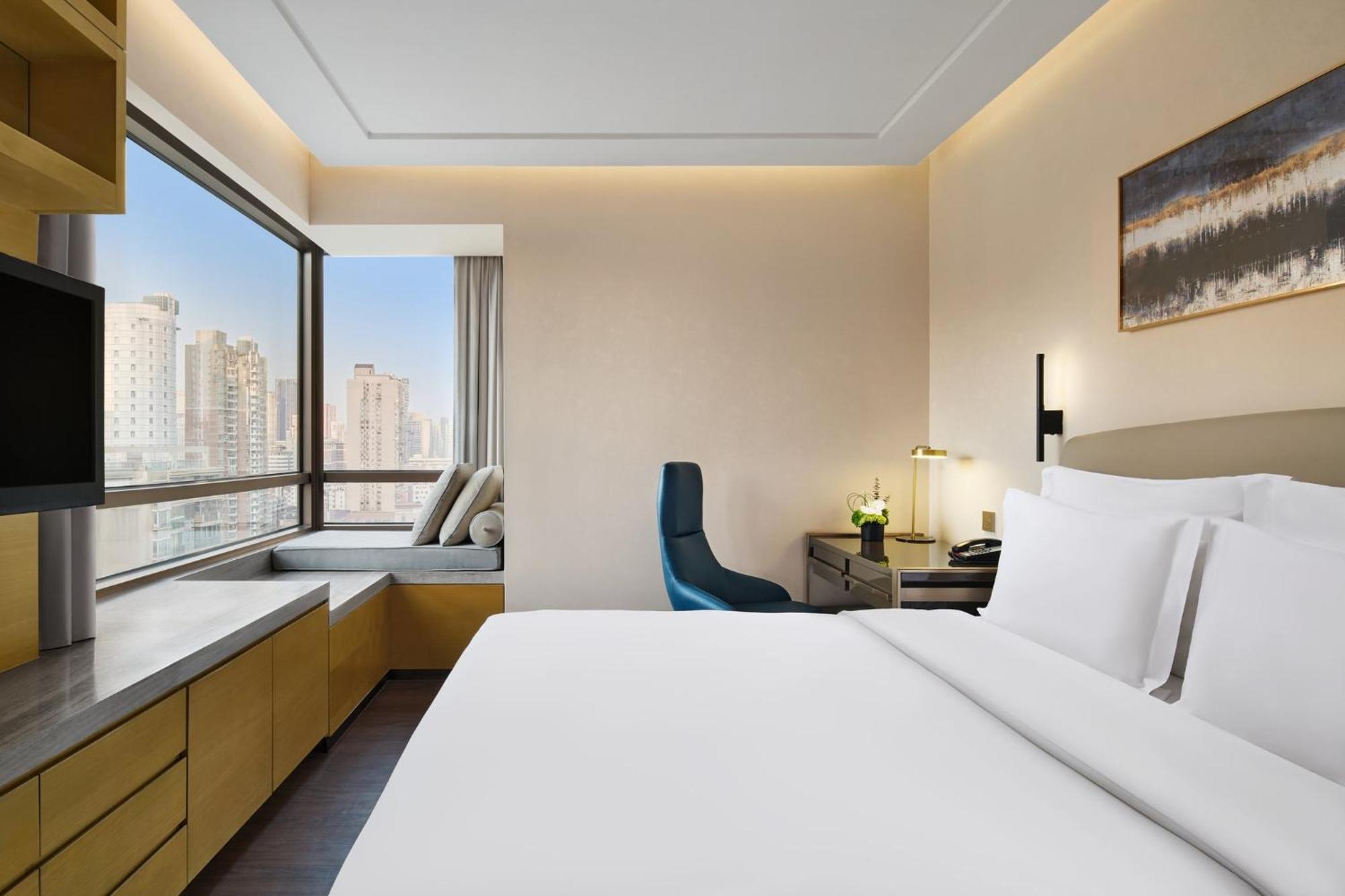 One-Bedroom Suite Kitchenette City View
