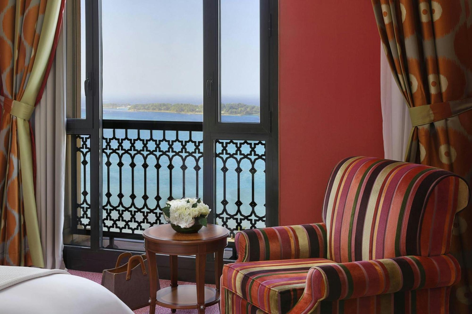Deluxe Sea View 1 King