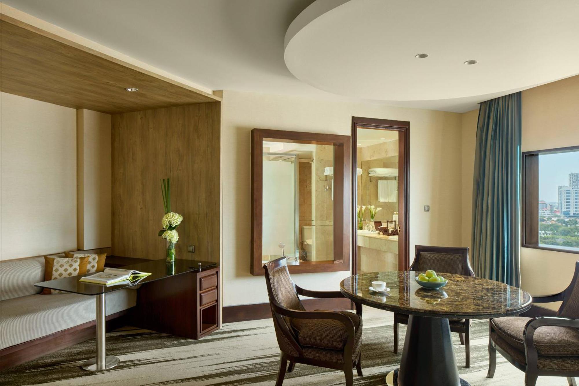 Deluxe suite Executive Lounge