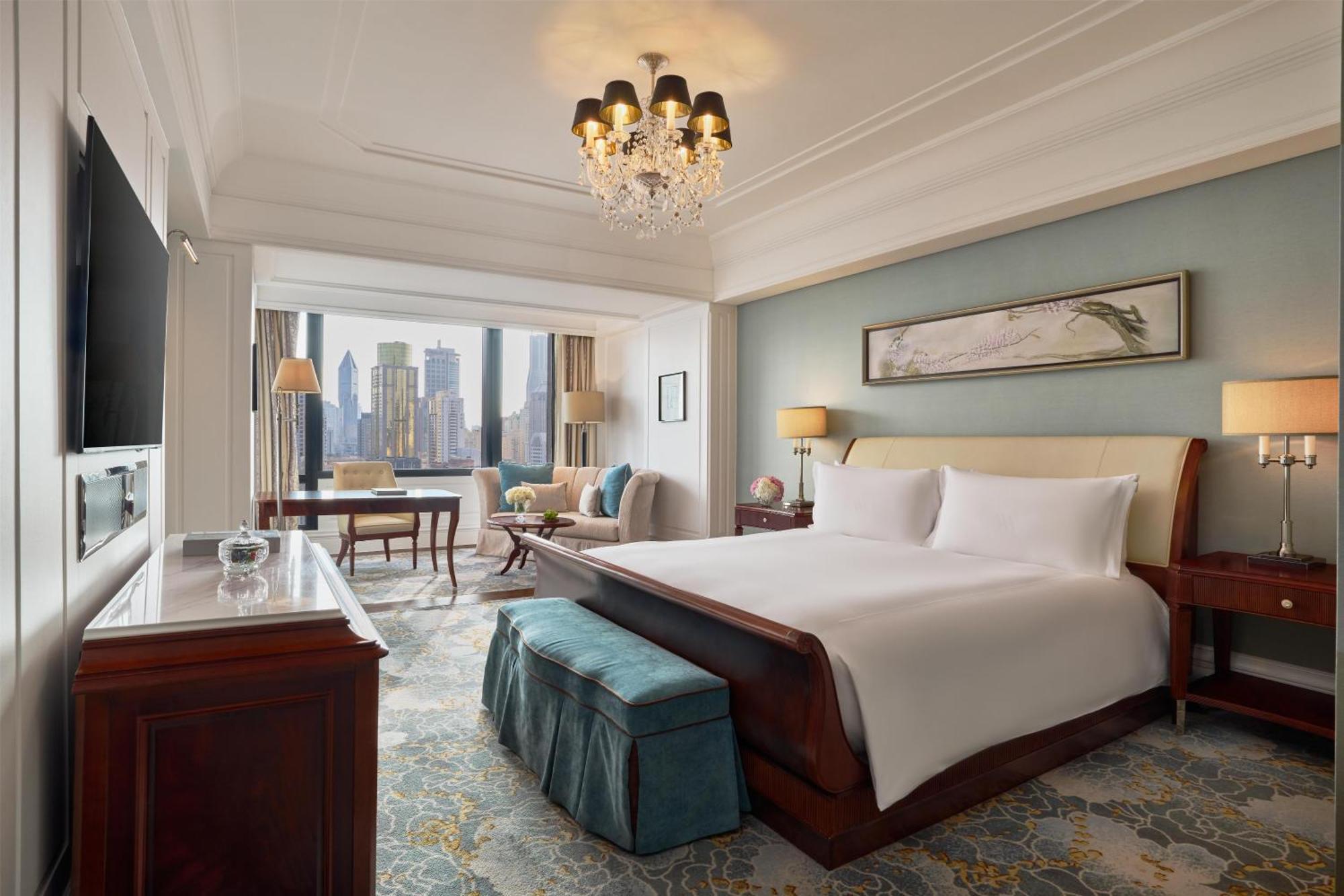 Deluxe King Room City View