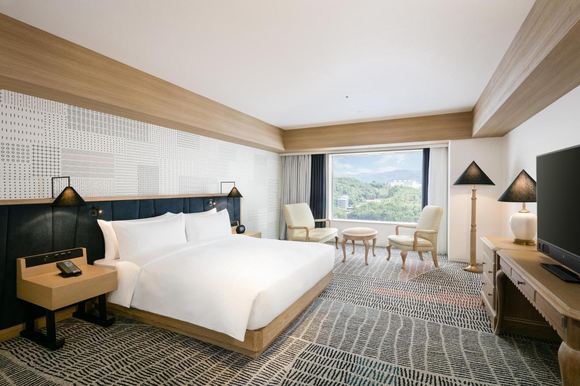 Deluxe King Room