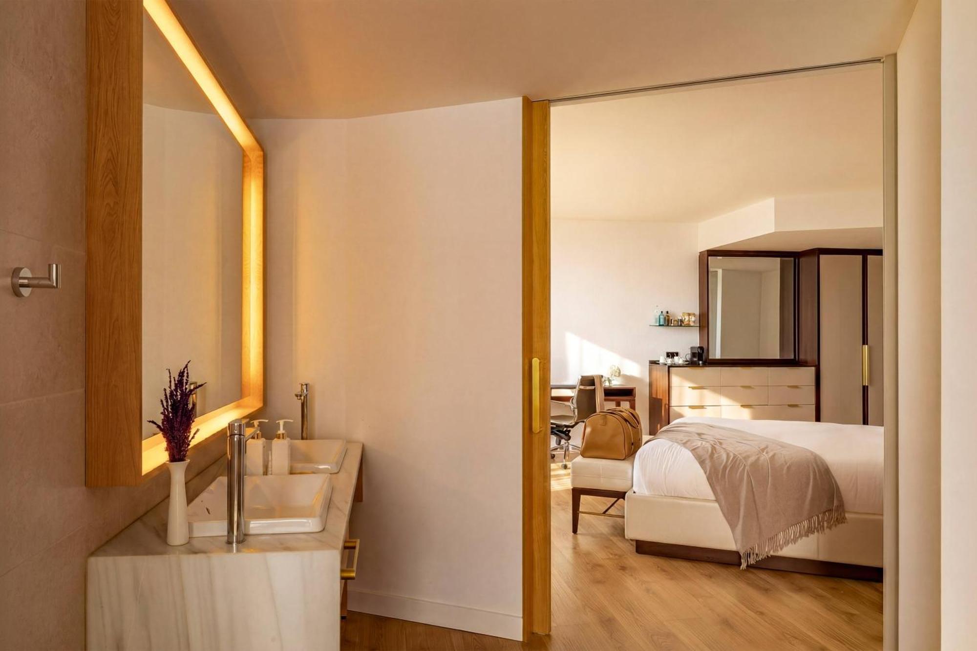 Supreme Room